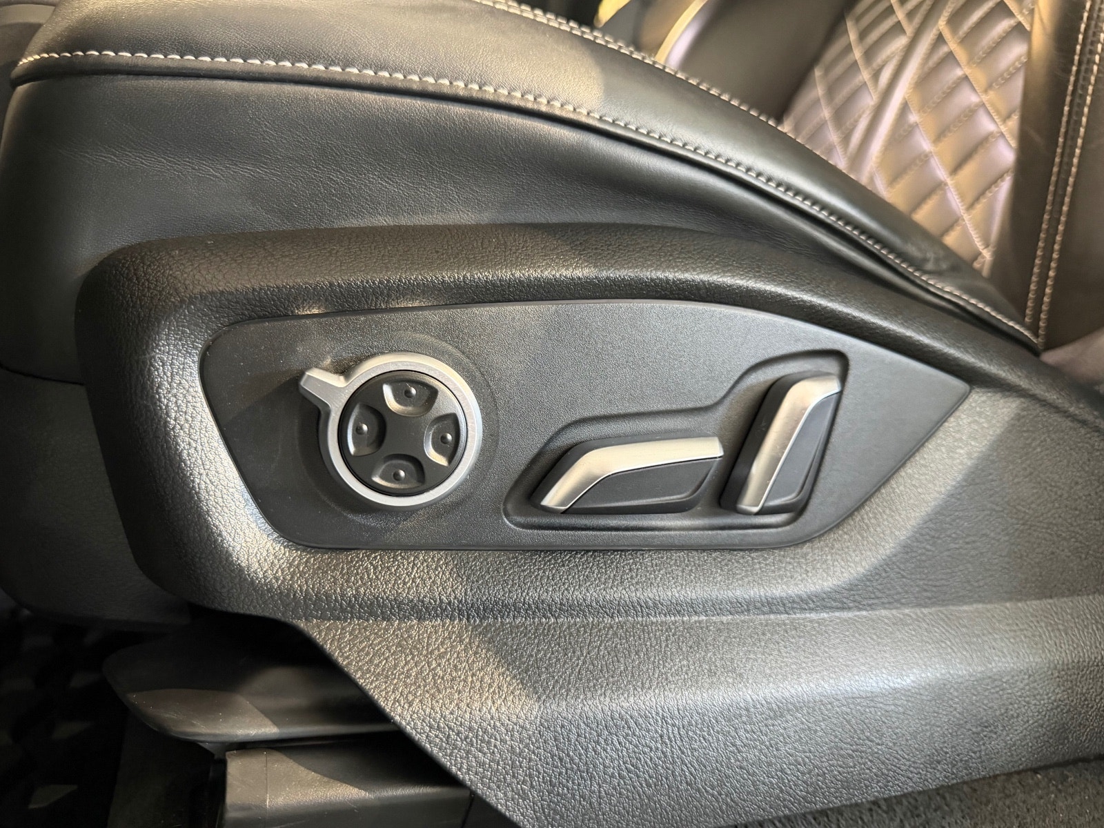Audi Q7 e-Tron 3.0 TDI quattro TipTronic, 8-trins, 373ps, 2018