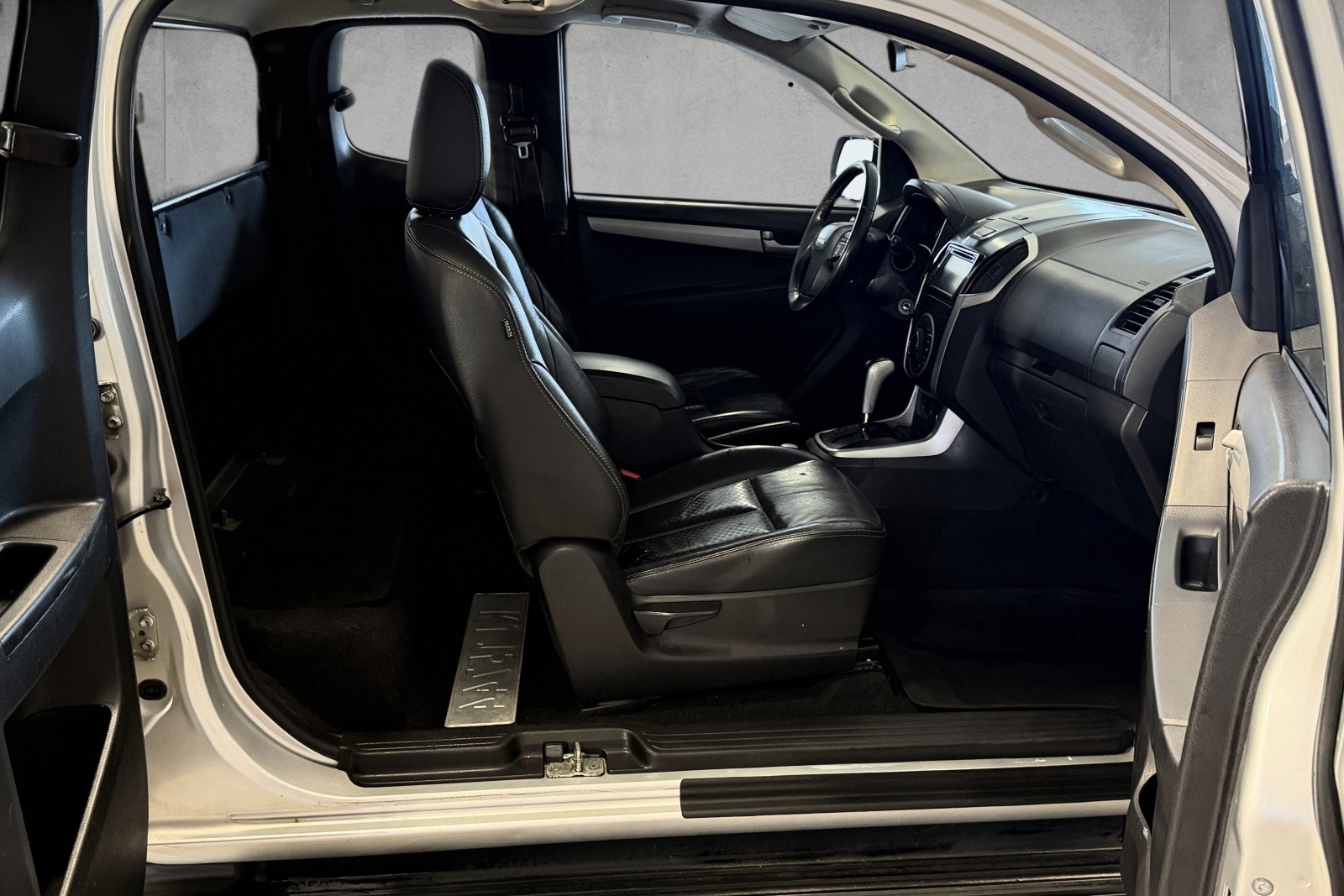 Isuzu D-Max Space Cab 2.5 4WD Automatic, 5-trins, 163ps, 2015