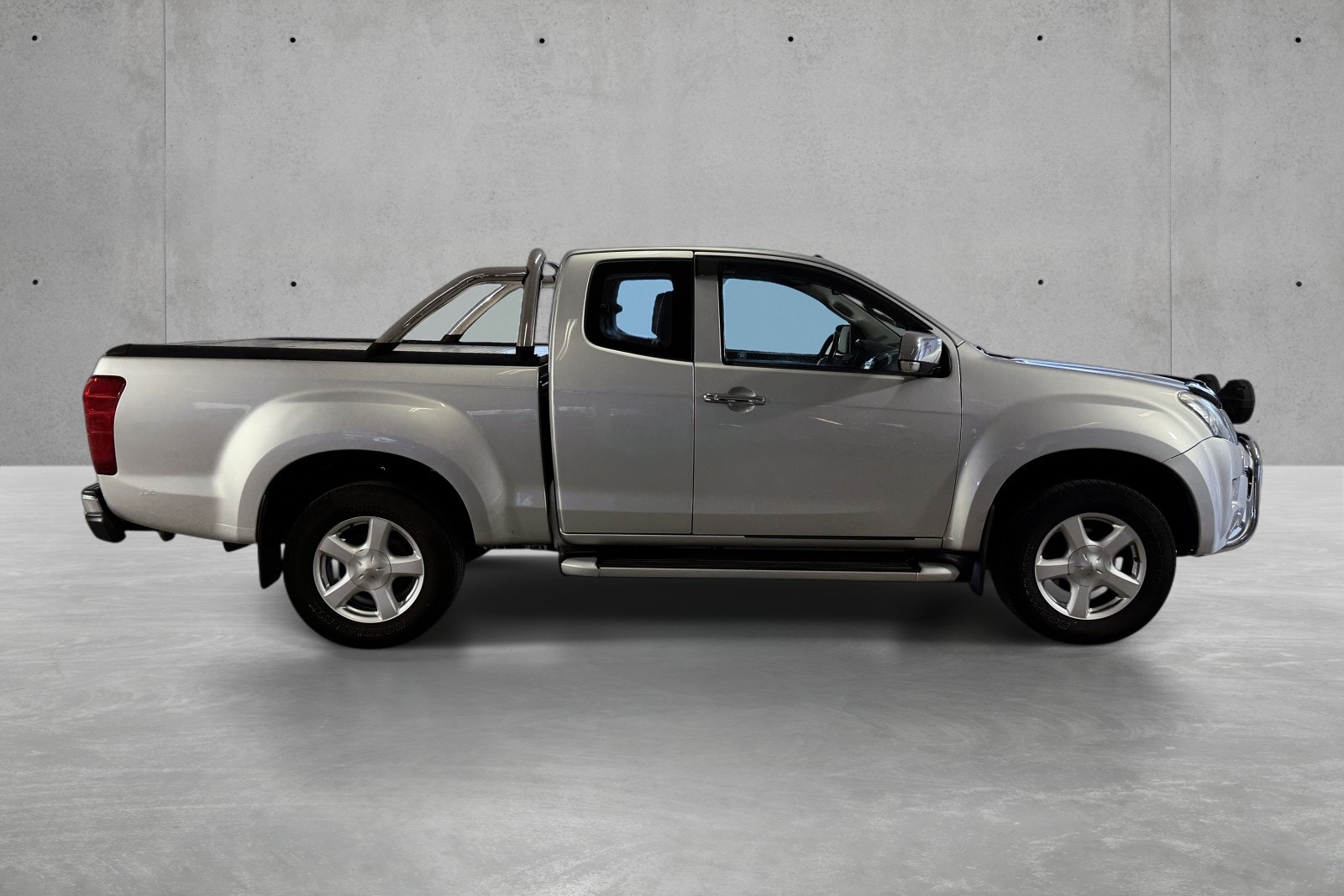 Isuzu D-Max Space Cab 2.5 4WD Automatic, 5-trins, 163ps, 2015
