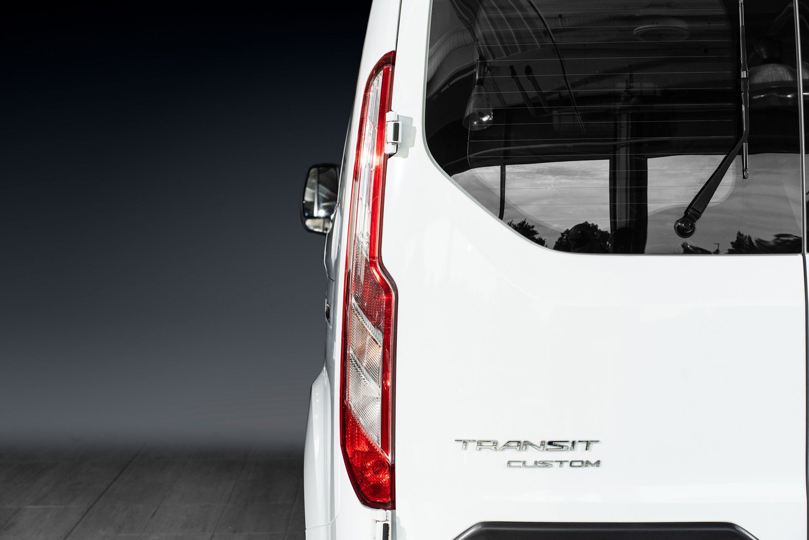 Ford Transit Custom 340 2.0 EcoBlue SelectShift, 6-trinn, 130hk, 2023