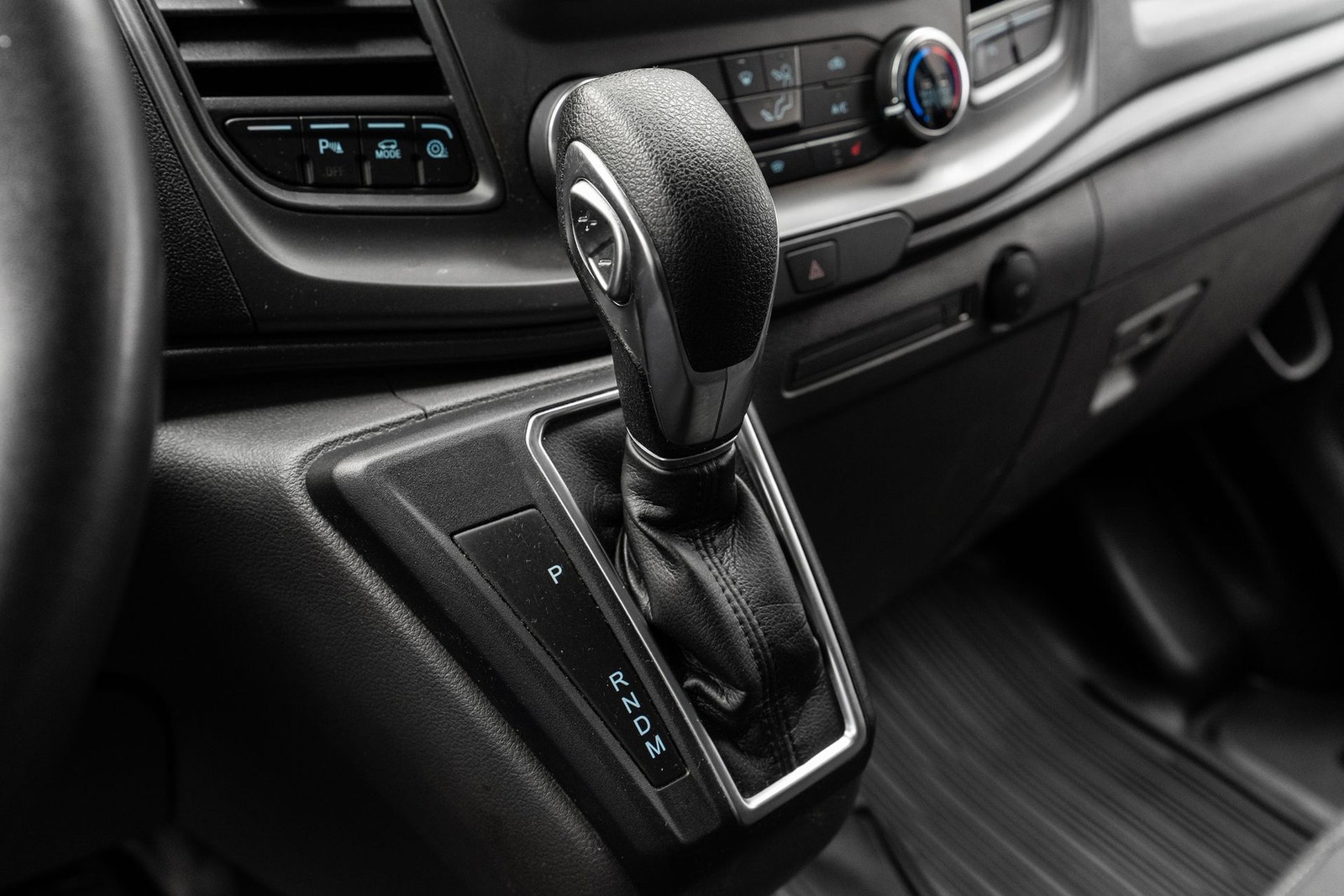 Ford Transit Custom 340 2.0 EcoBlue SelectShift, 130hp, 2023