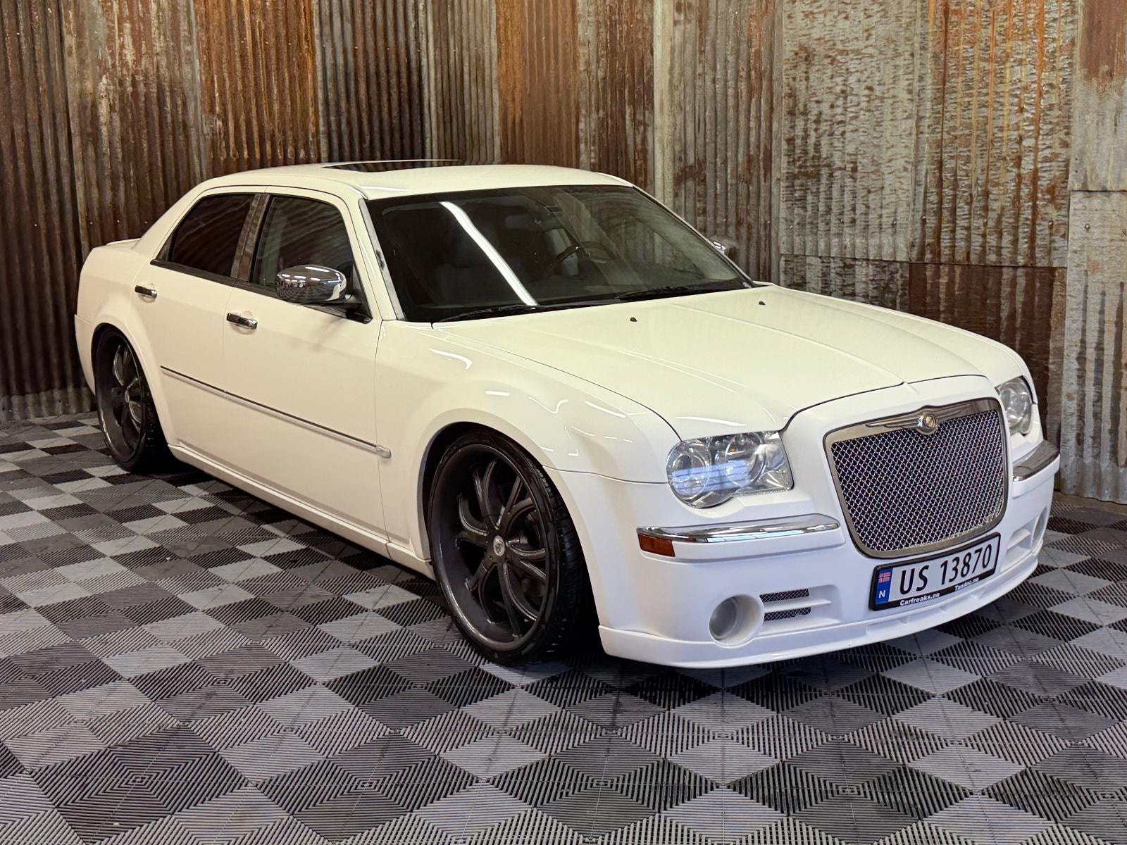Chrysler 300C 5.7 V8 HEMI Automatic, 345hp, 2006