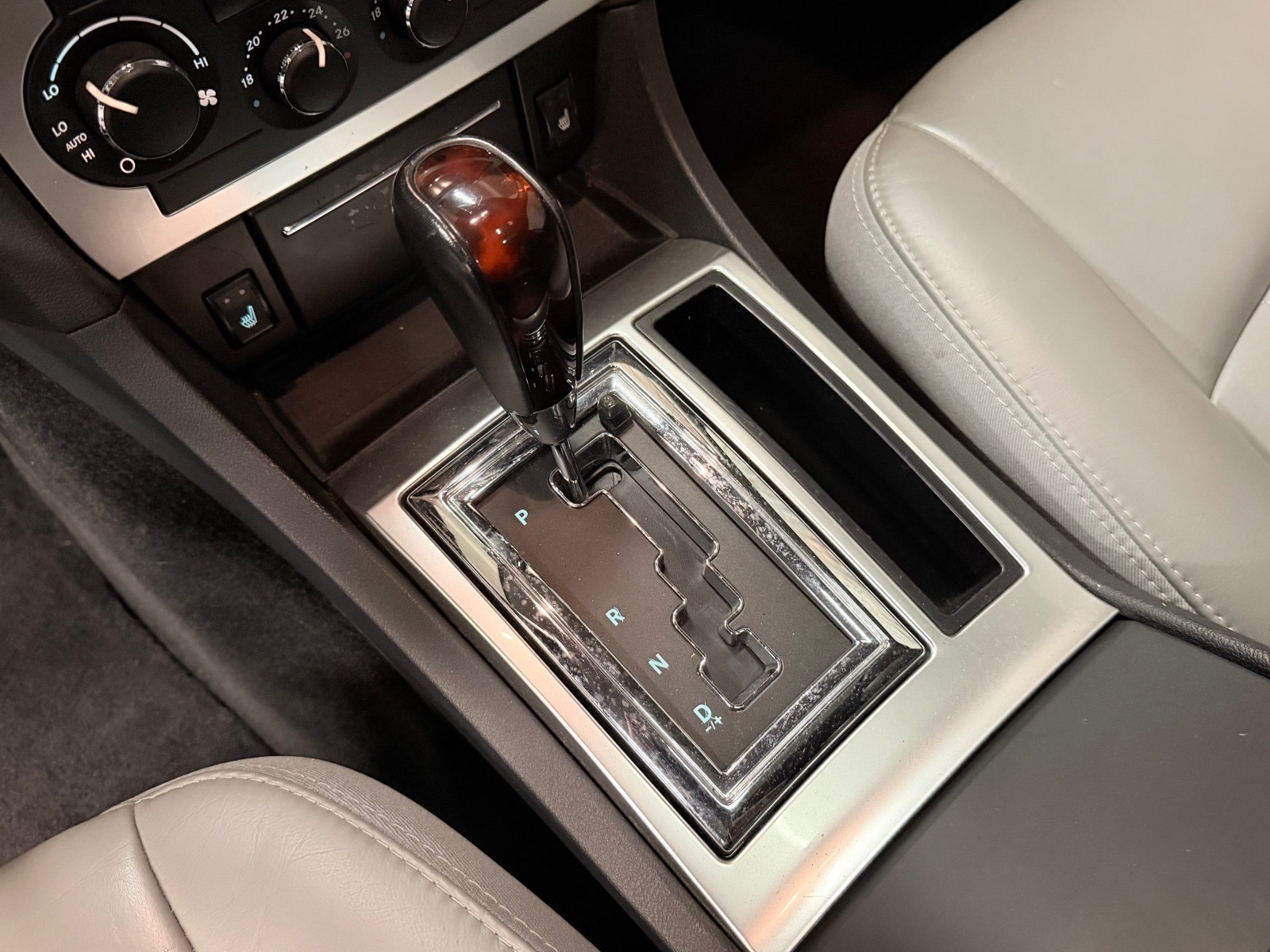 Chrysler 300C 5.7 V8 HEMI Automatic, 345hp, 2006