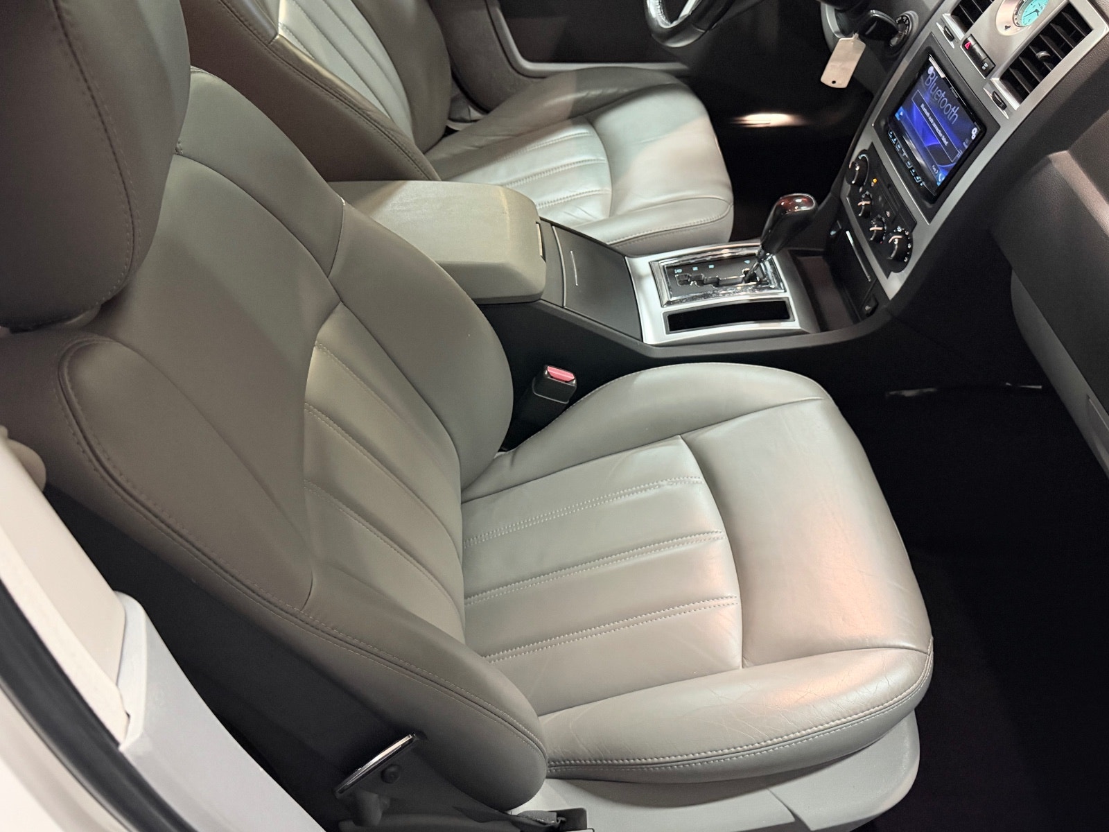 Chrysler 300C 5.7 V8 HEMI Automatic, 345hp, 2006