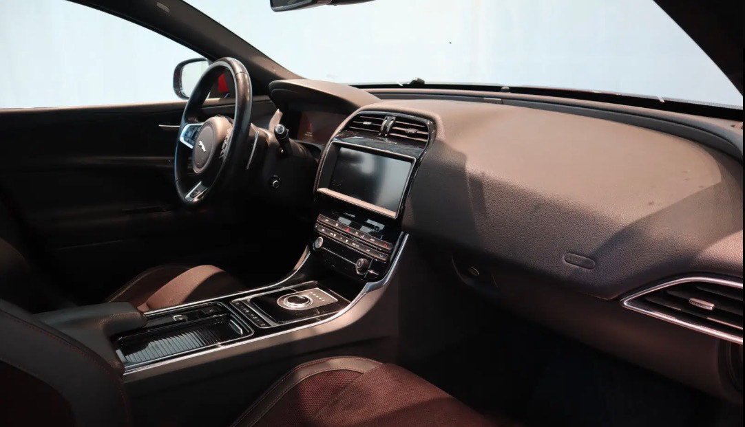 Jaguar XE 20d Automatic, 8-trins, 180ps, 2018