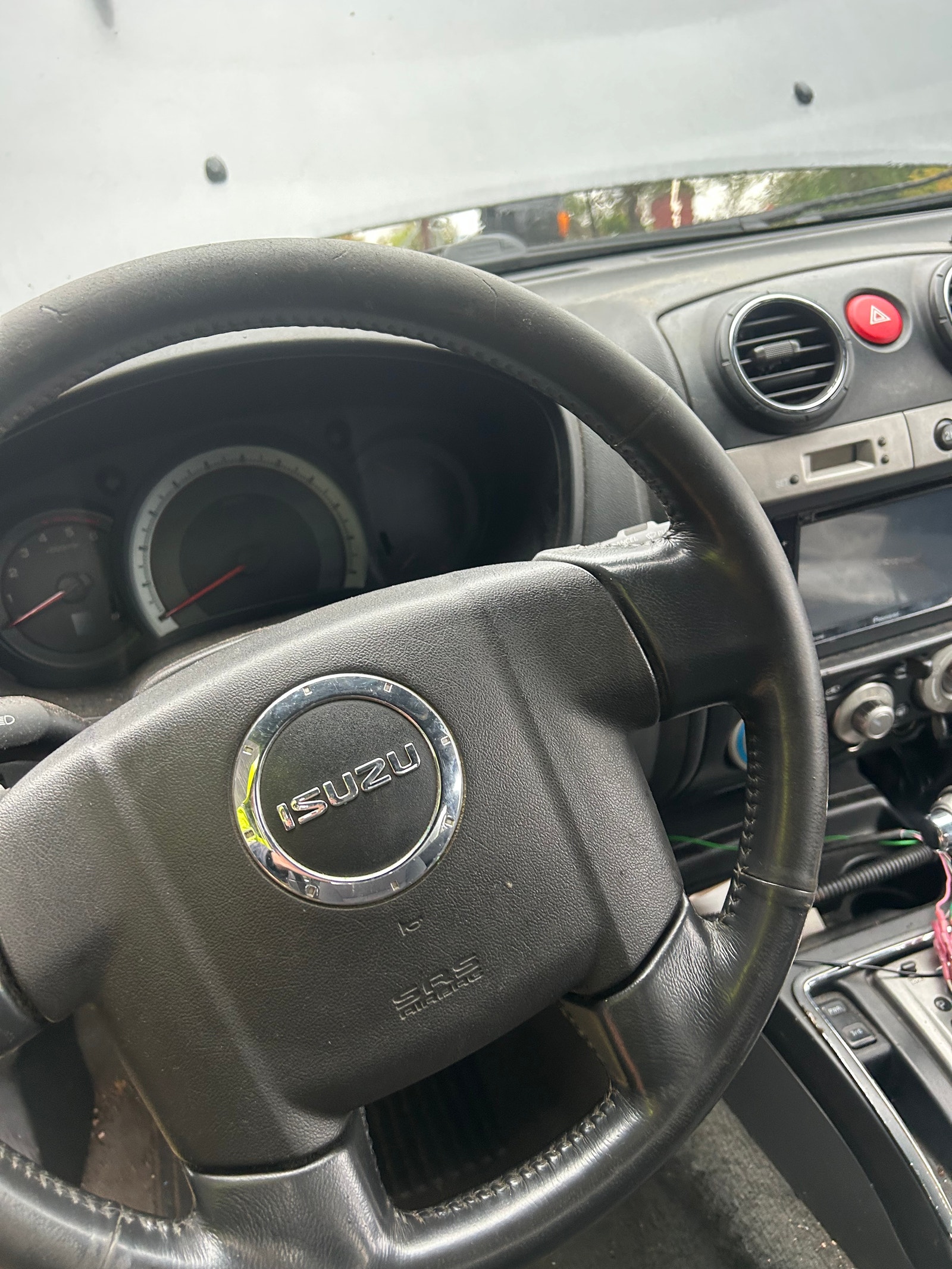 Isuzu D-Max Single Cab 3.0 4WD Automatic, 163hp, 2011