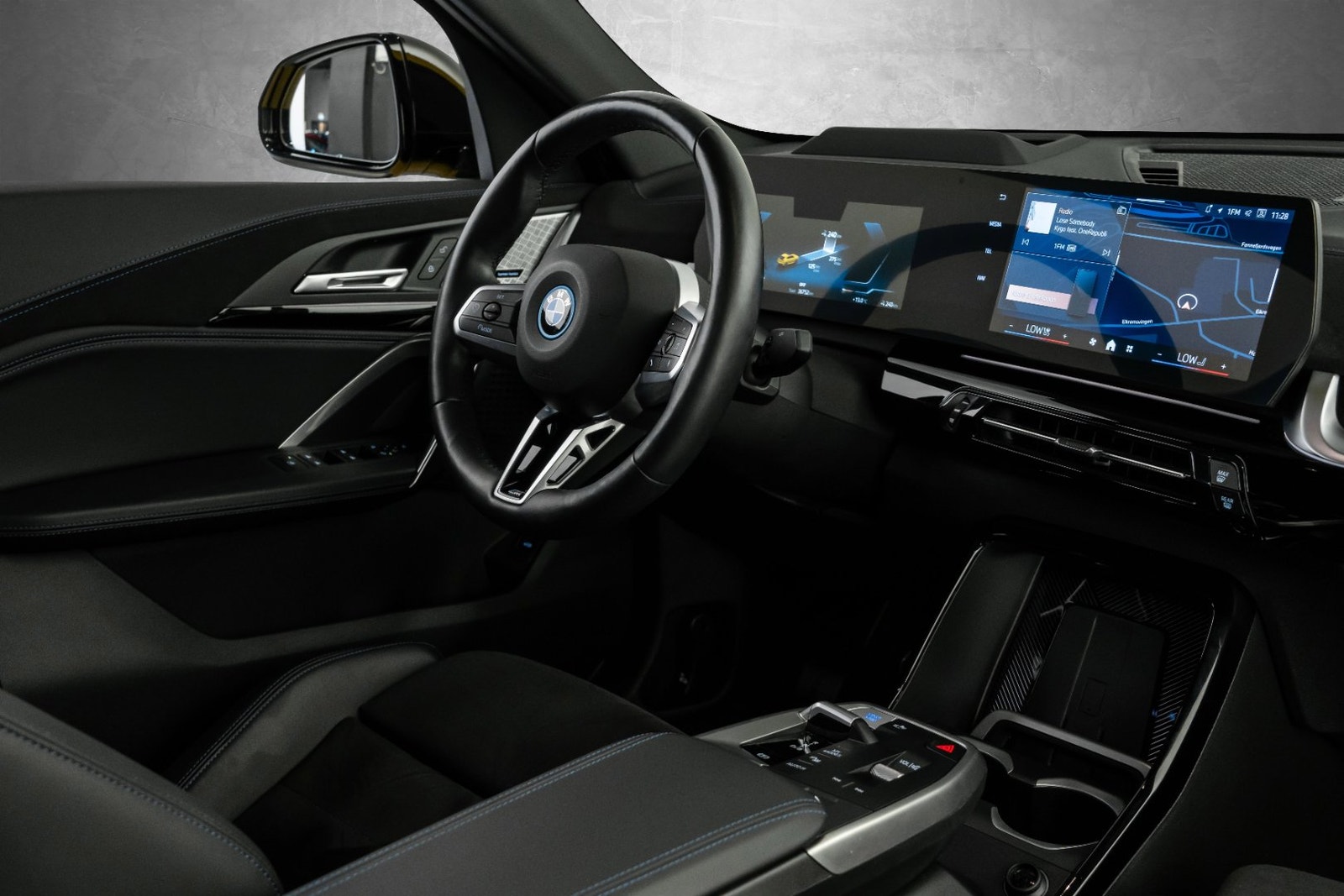 BMW iX2 xDrive30, 306ps, 2024