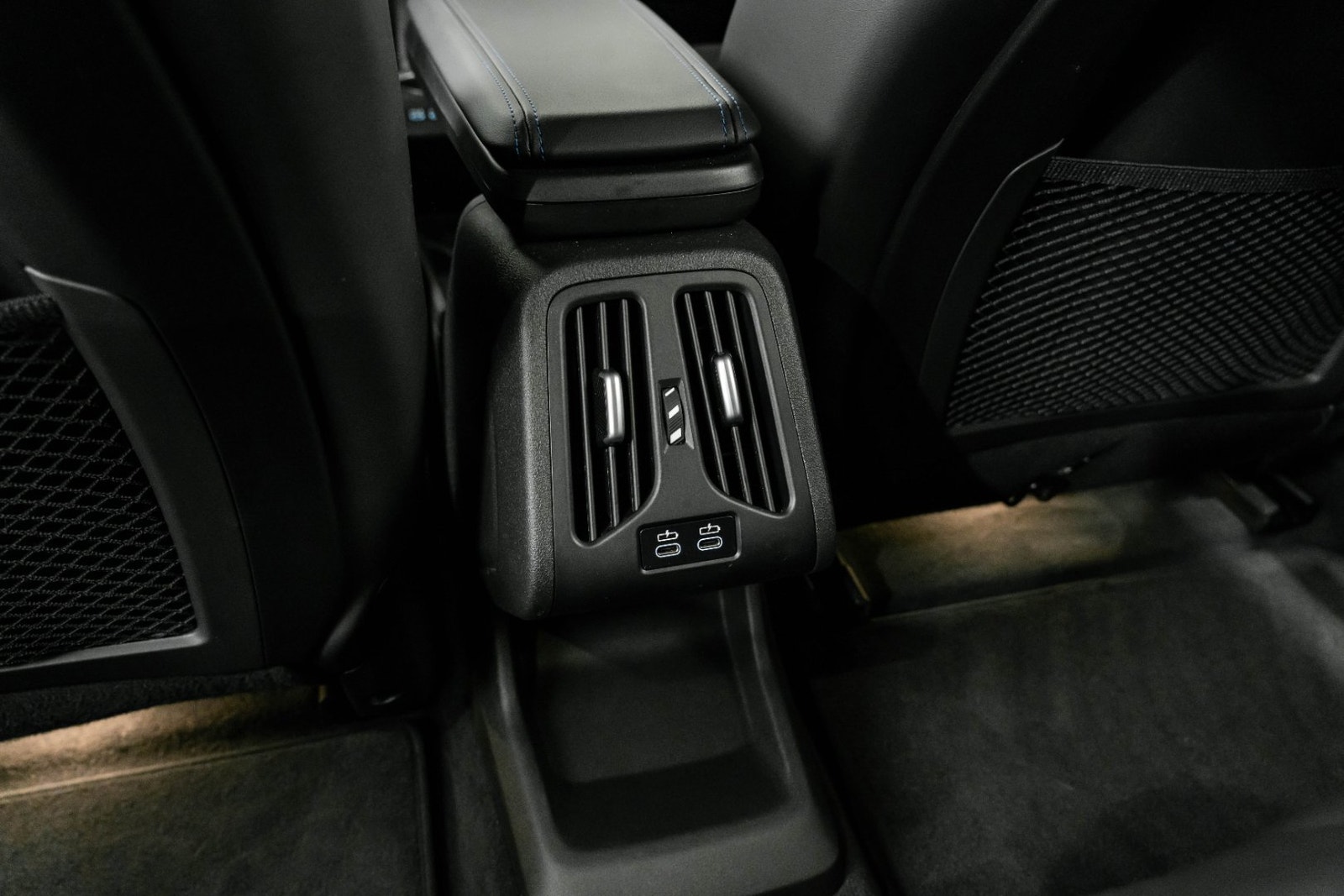 BMW iX2 xDrive30, 306ps, 2024