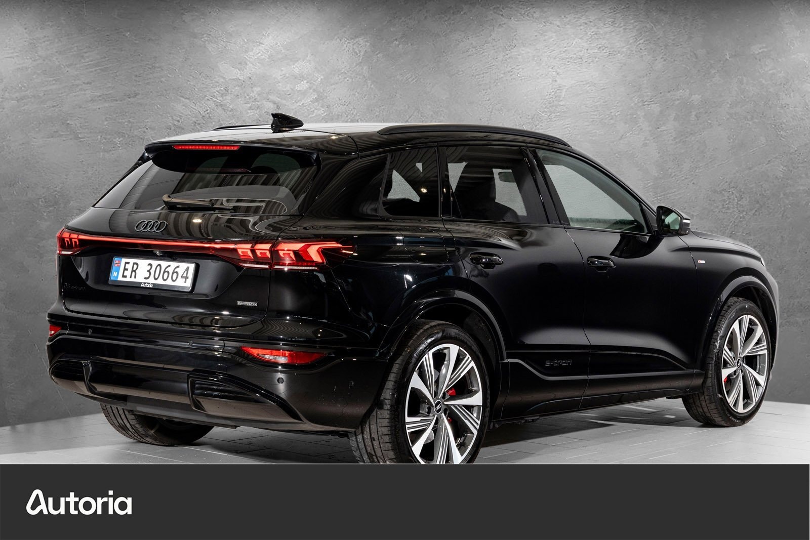 Audi Q6 e-tron quattro, 428hp, 2026