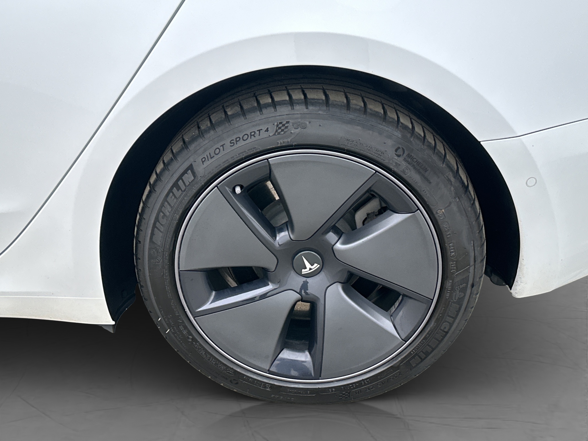 Tesla Model 3 Long Range AWD, 498ps, 2022