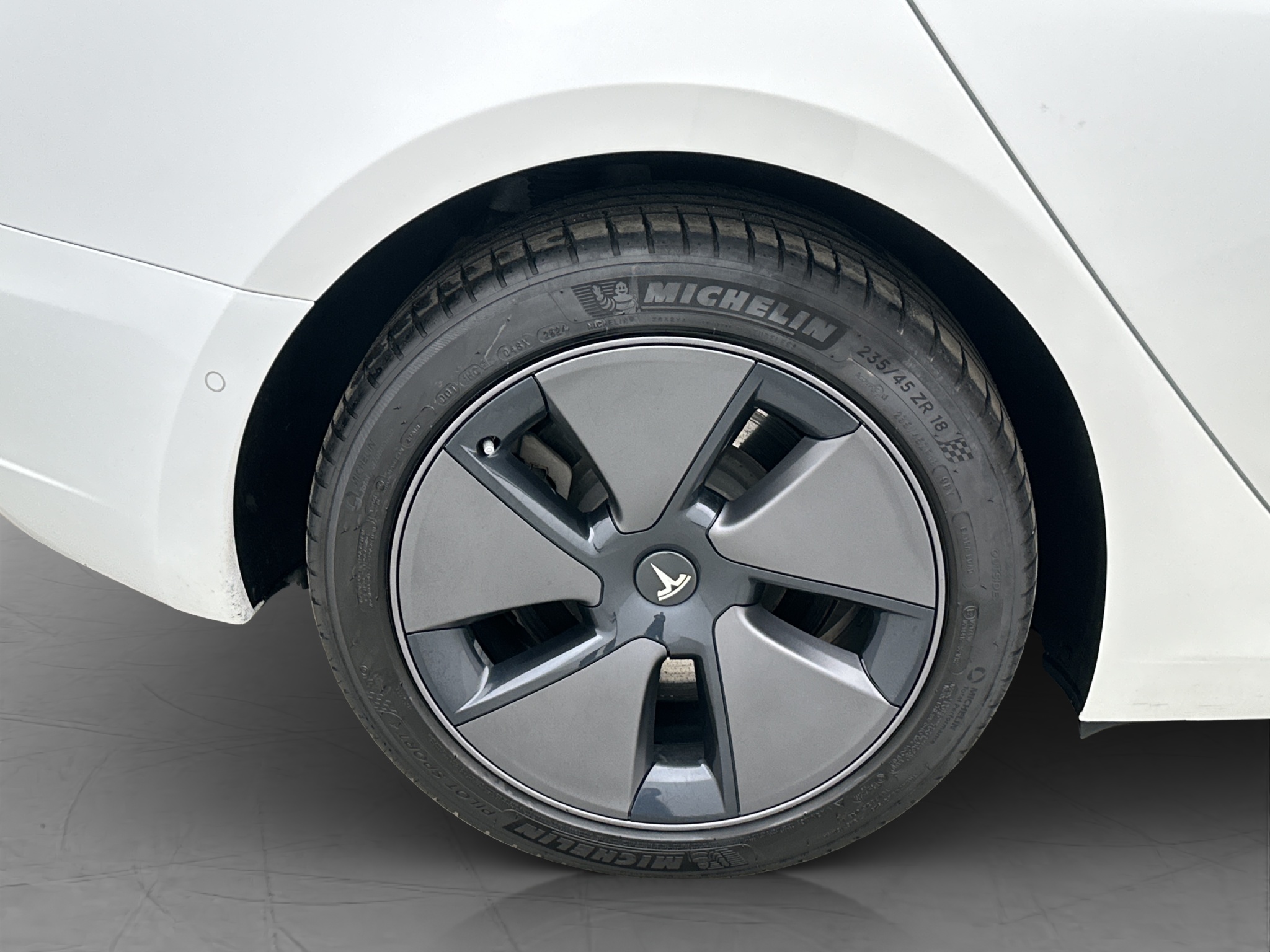 Tesla Model 3 Long Range AWD, 498ps, 2022