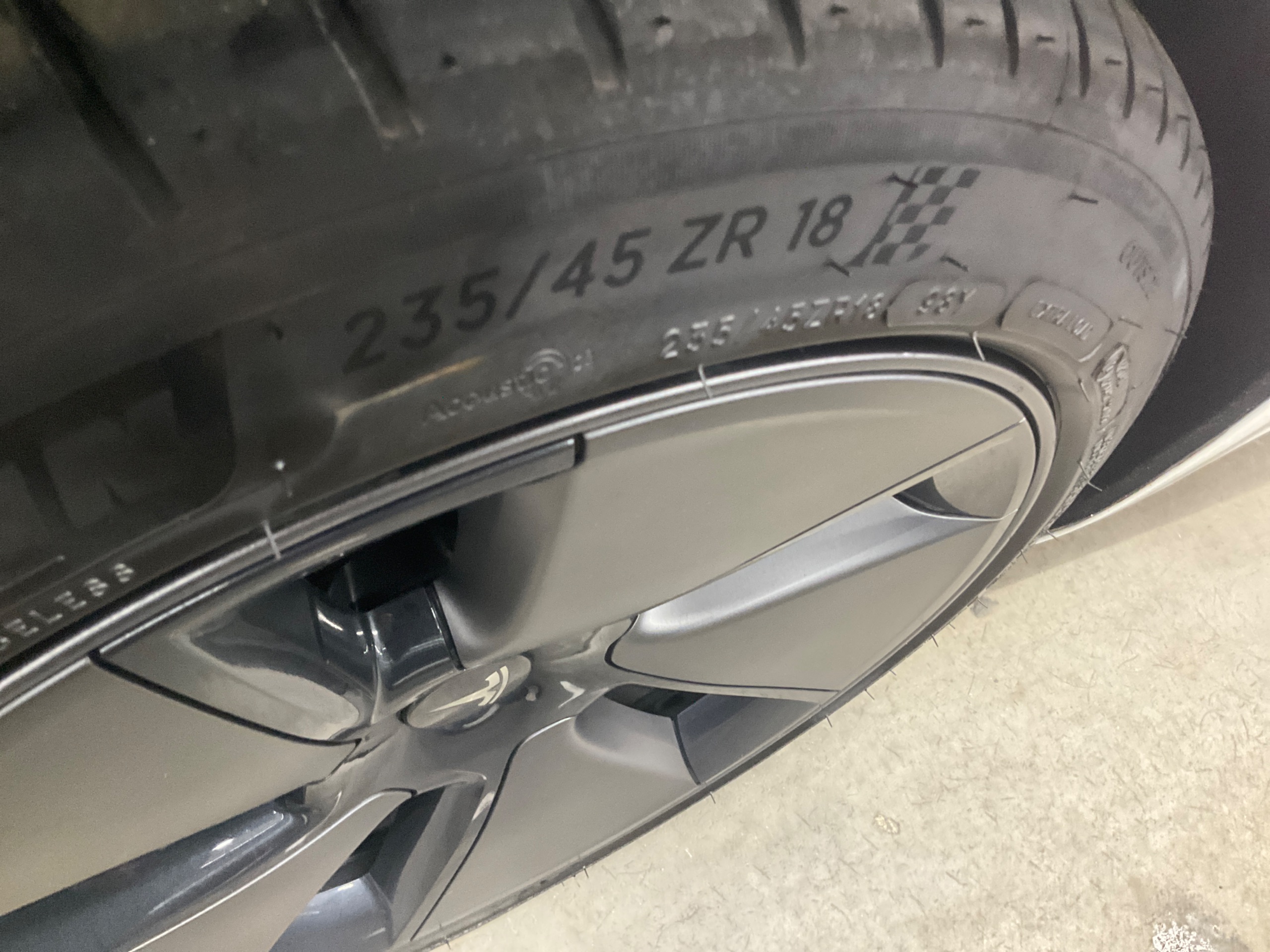 Tesla Model 3 Long Range AWD, 498ps, 2022