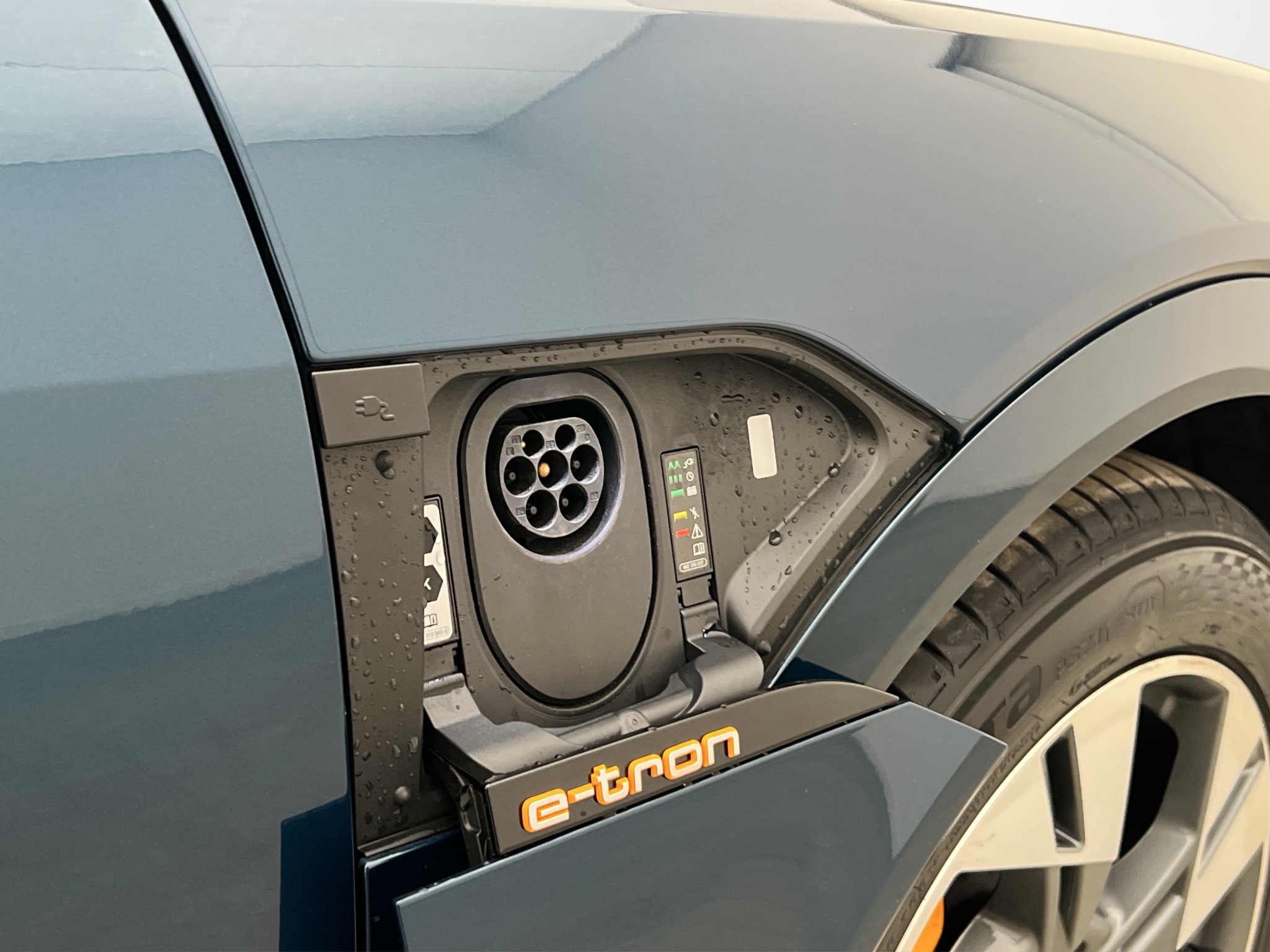 Audi e-tron 55 quattro, 408ps, 2019
