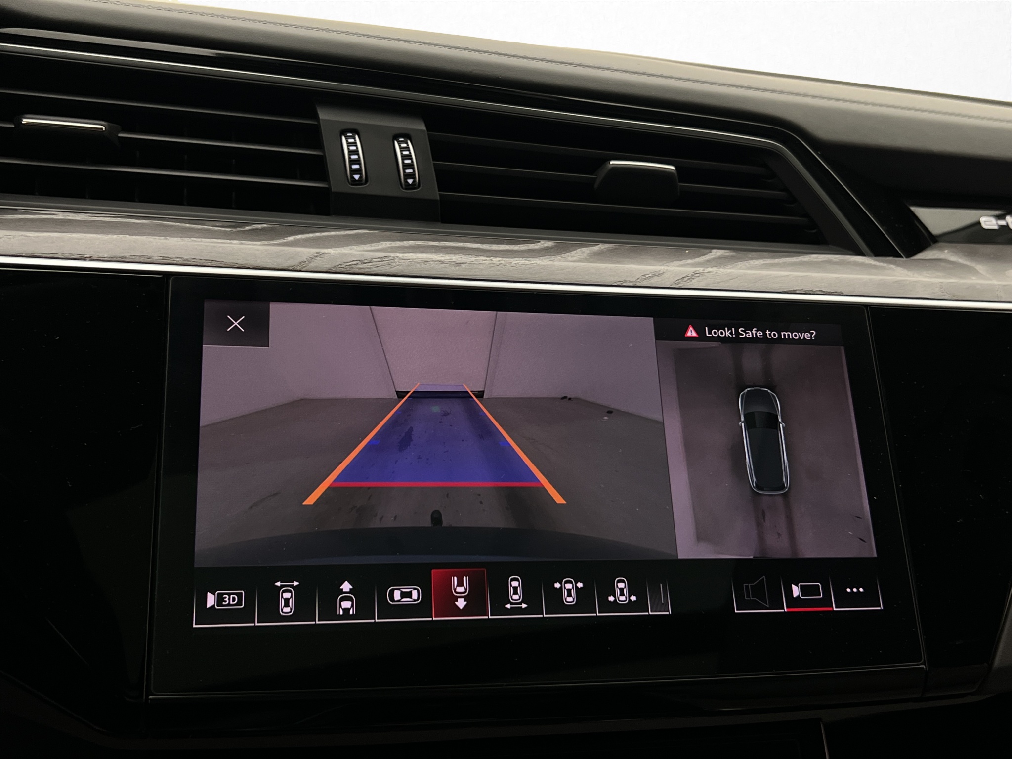 Audi e-tron 55 quattro, 408ps, 2019