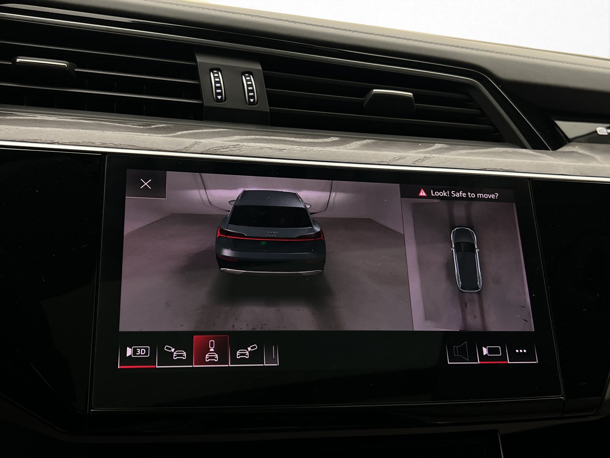 Audi e-tron 55 quattro, 408ps, 2019