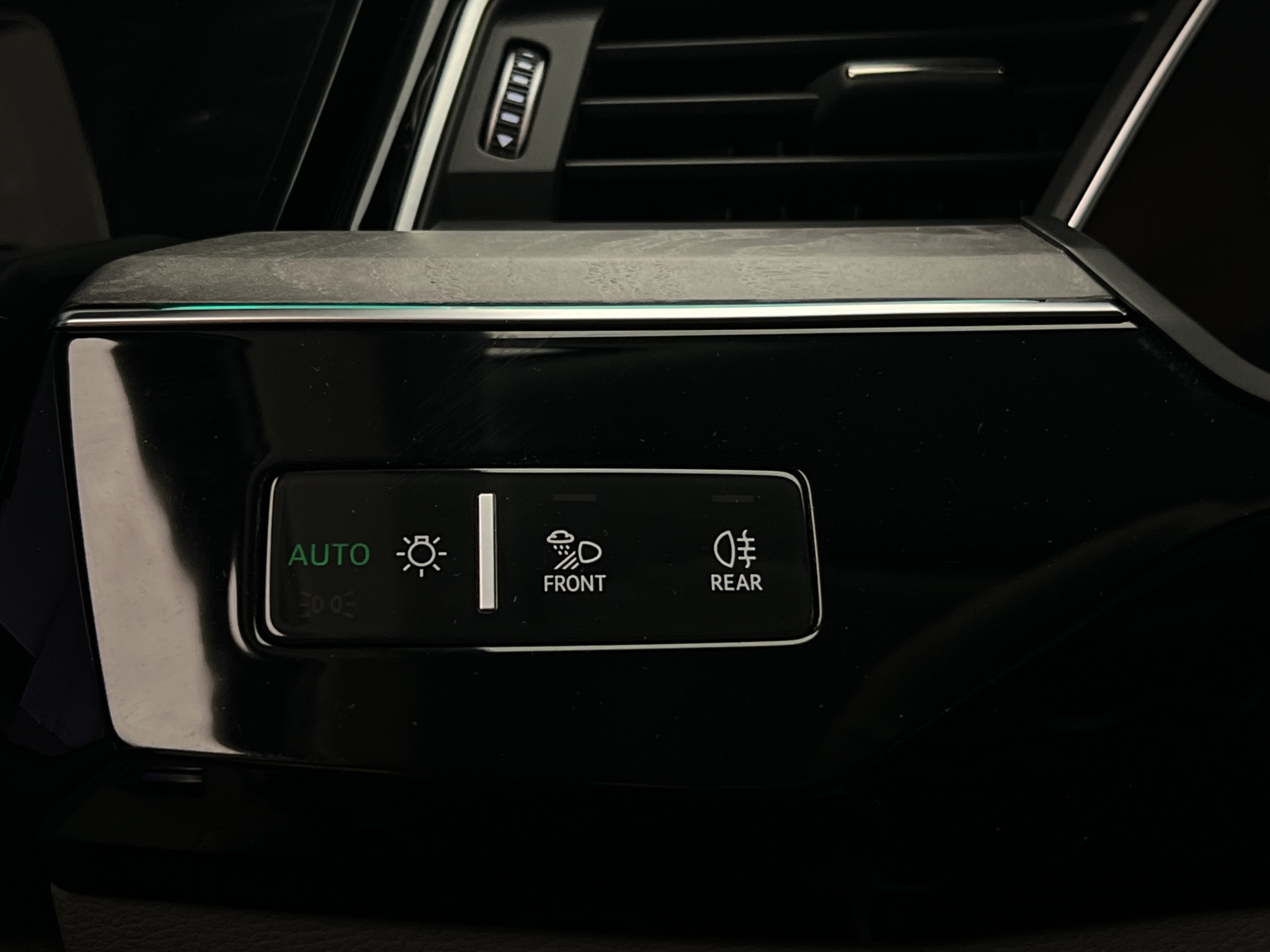 Audi e-tron 55 quattro, 408ps, 2019