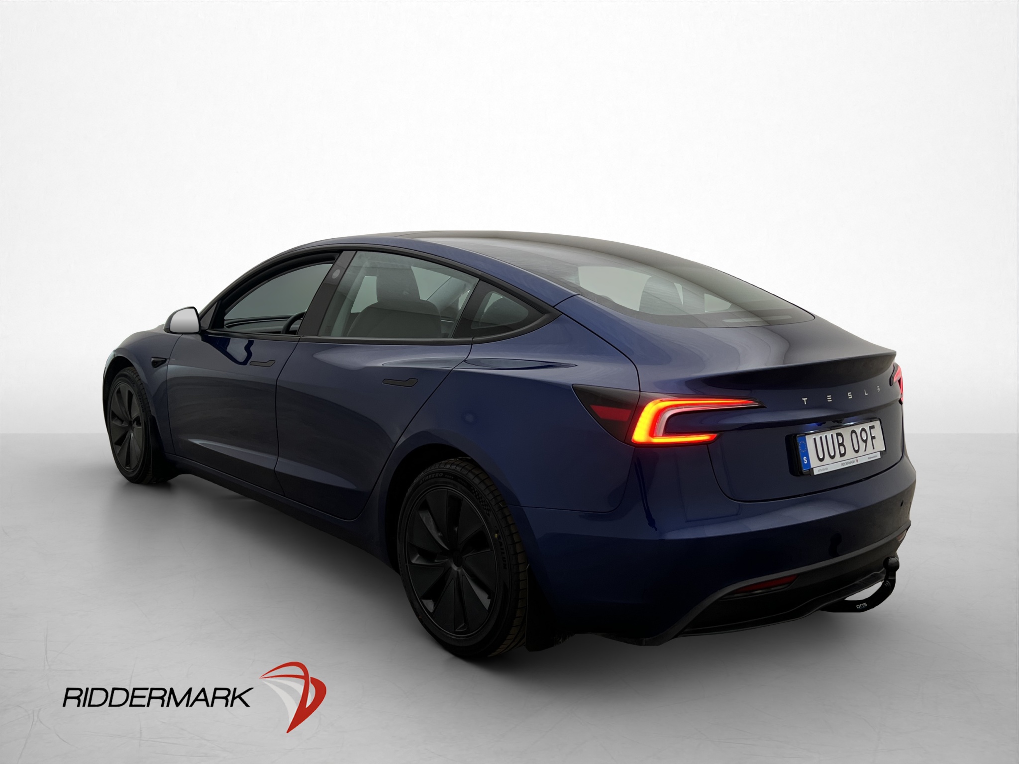 Tesla Model 3 Standard Range, 283ps, 2024