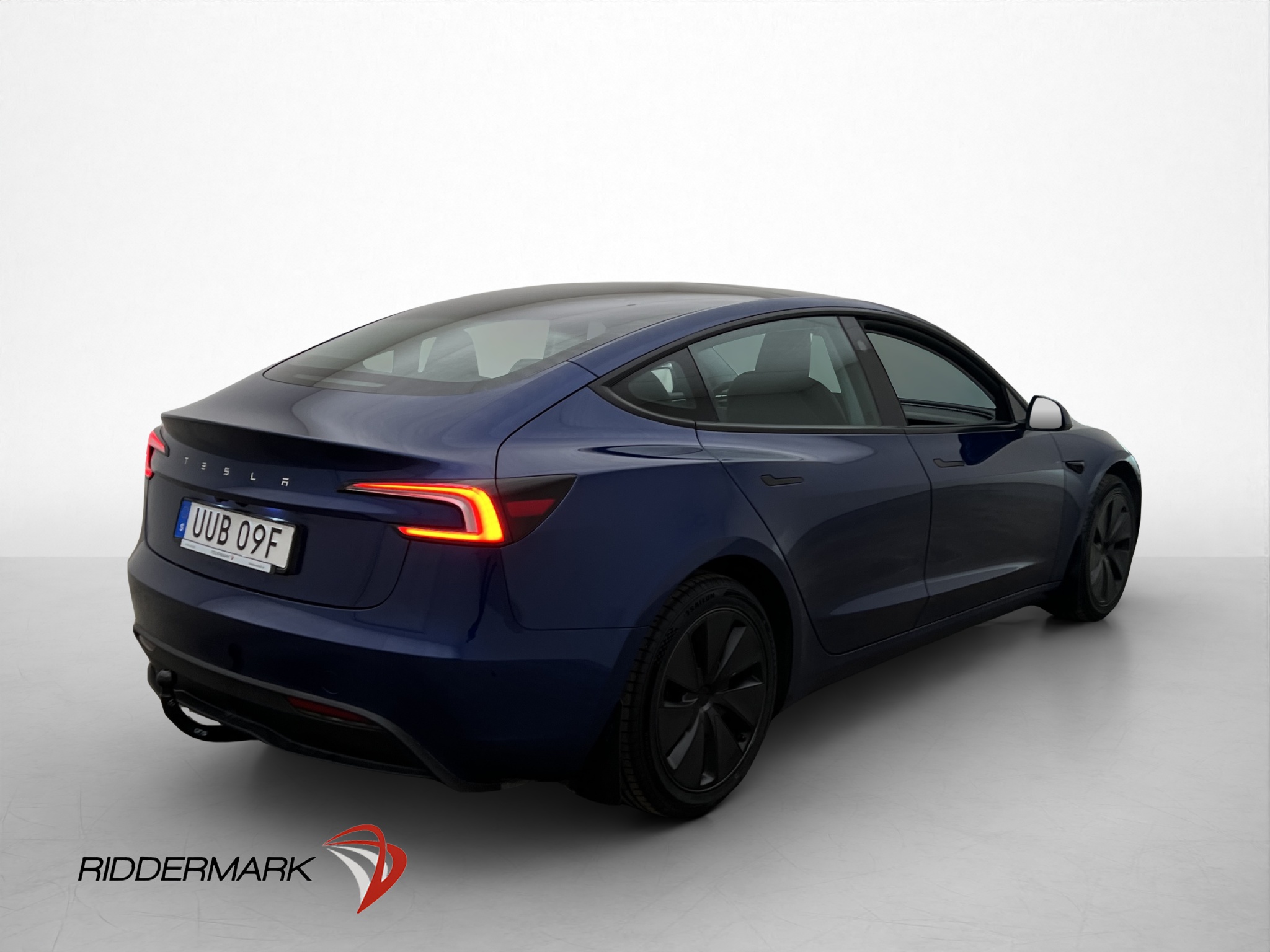 Tesla Model 3 Standard Range, 283ps, 2024