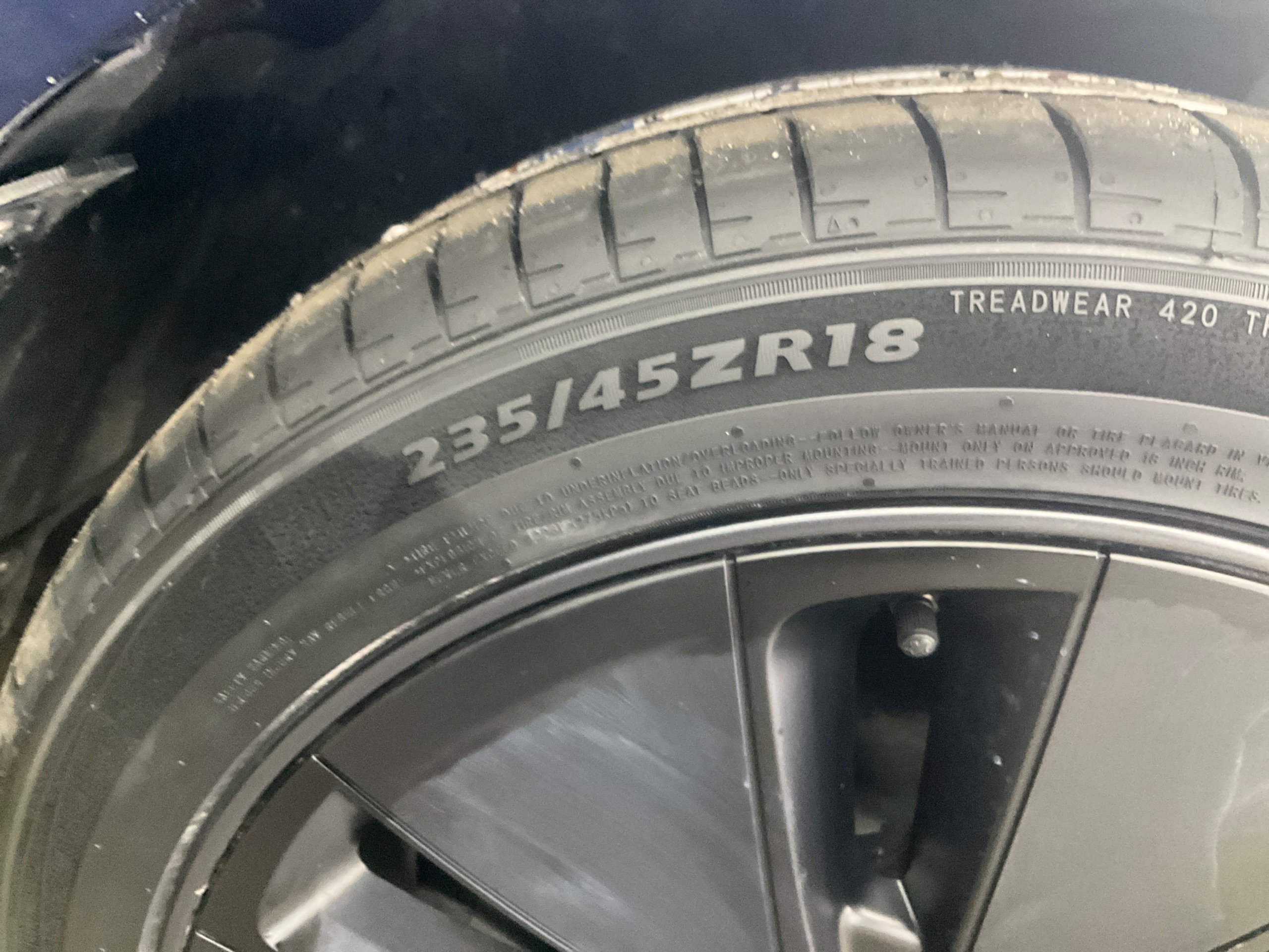 Tesla Model 3 Standard Range, 283ps, 2024