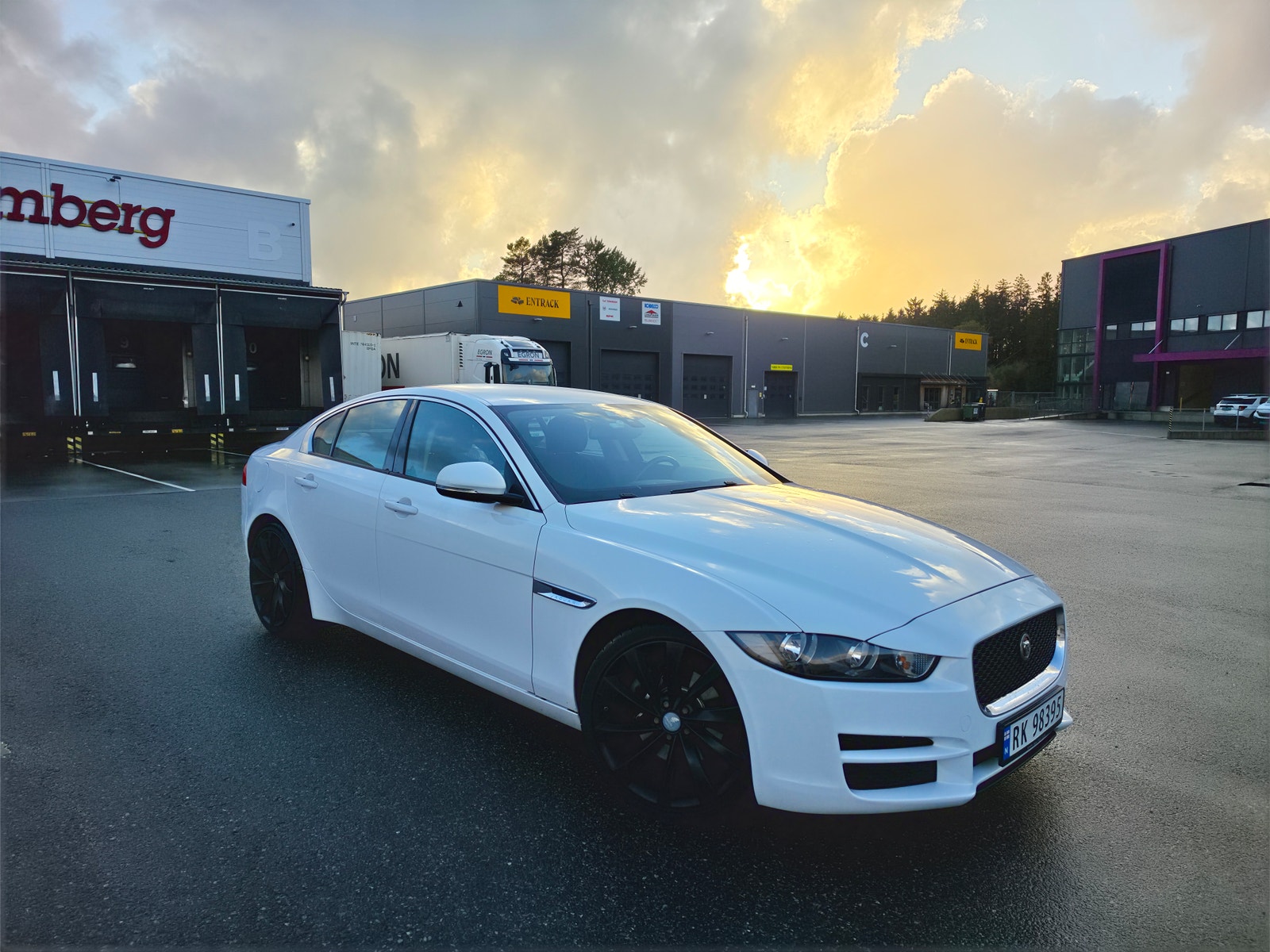 Jaguar XE E-Performance Manual, 6-trins, 163ps, 2016
