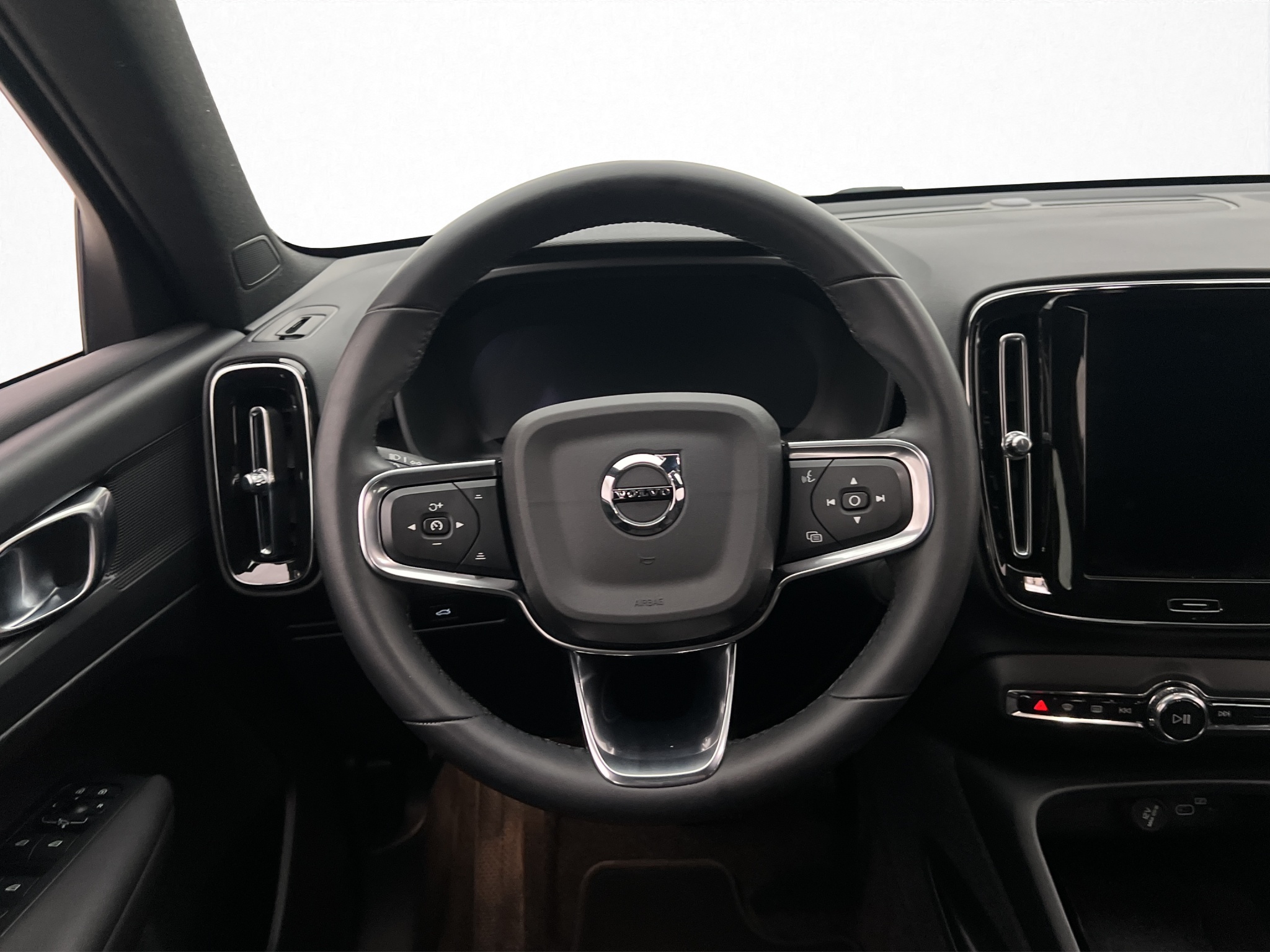 Volvo XC40 Recharge Extended Range, 252ps, 2024