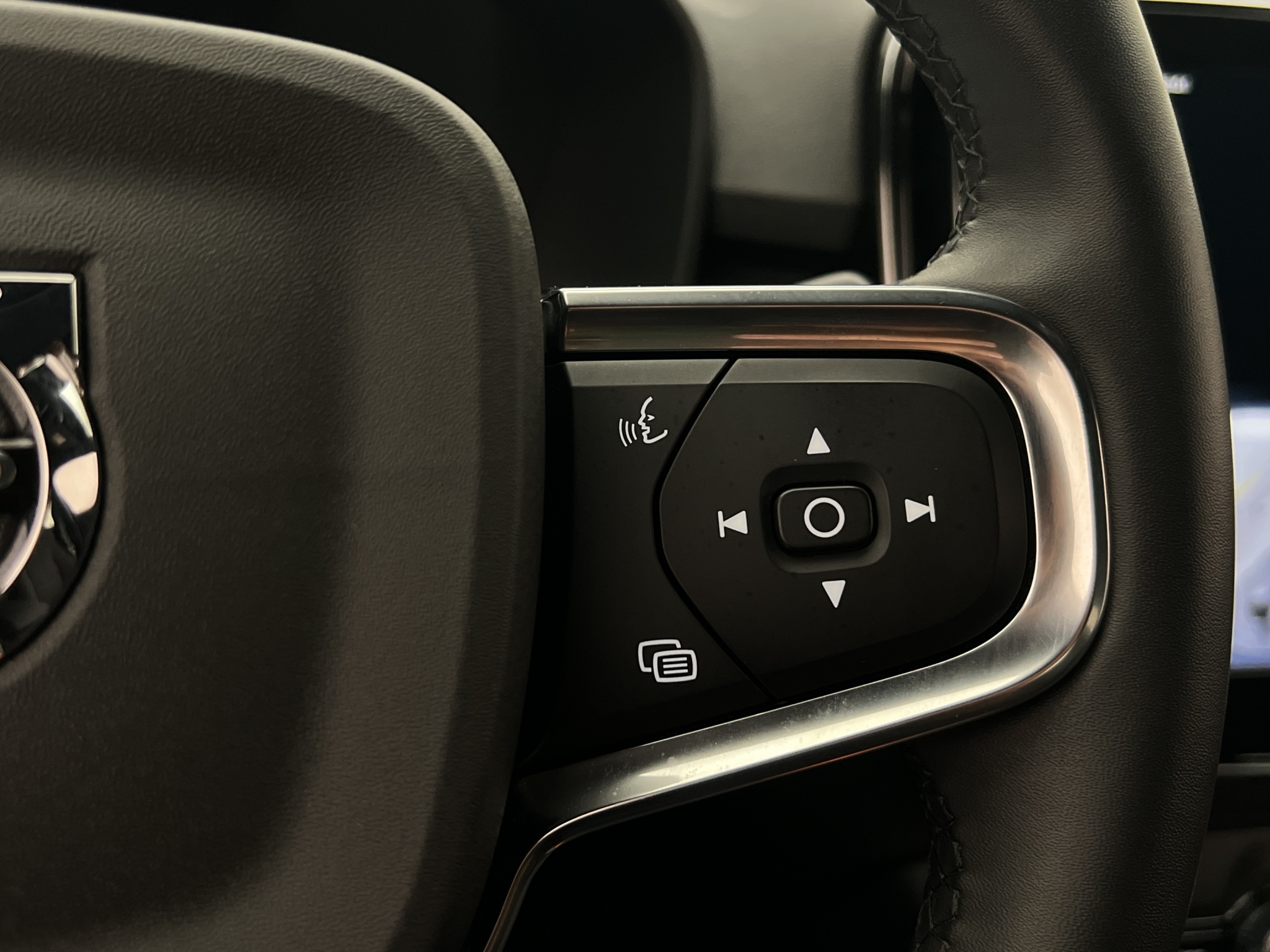 Volvo XC40 Recharge Extended Range, 252ps, 2024