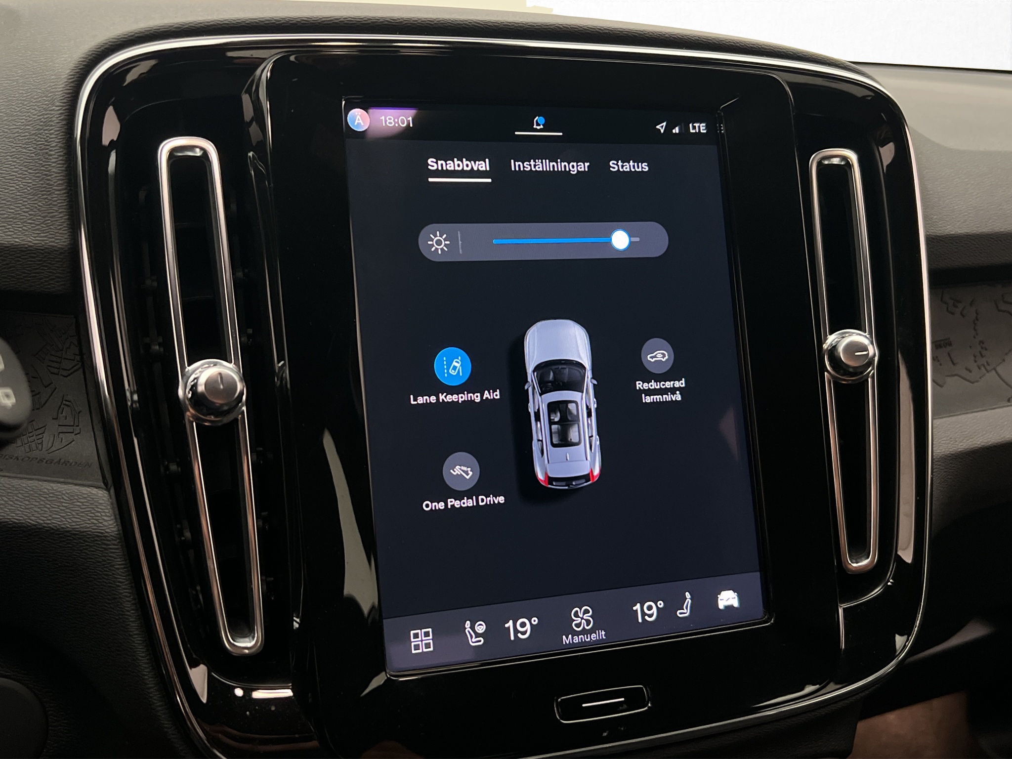 Volvo XC40 Recharge Extended Range, 252ps, 2024