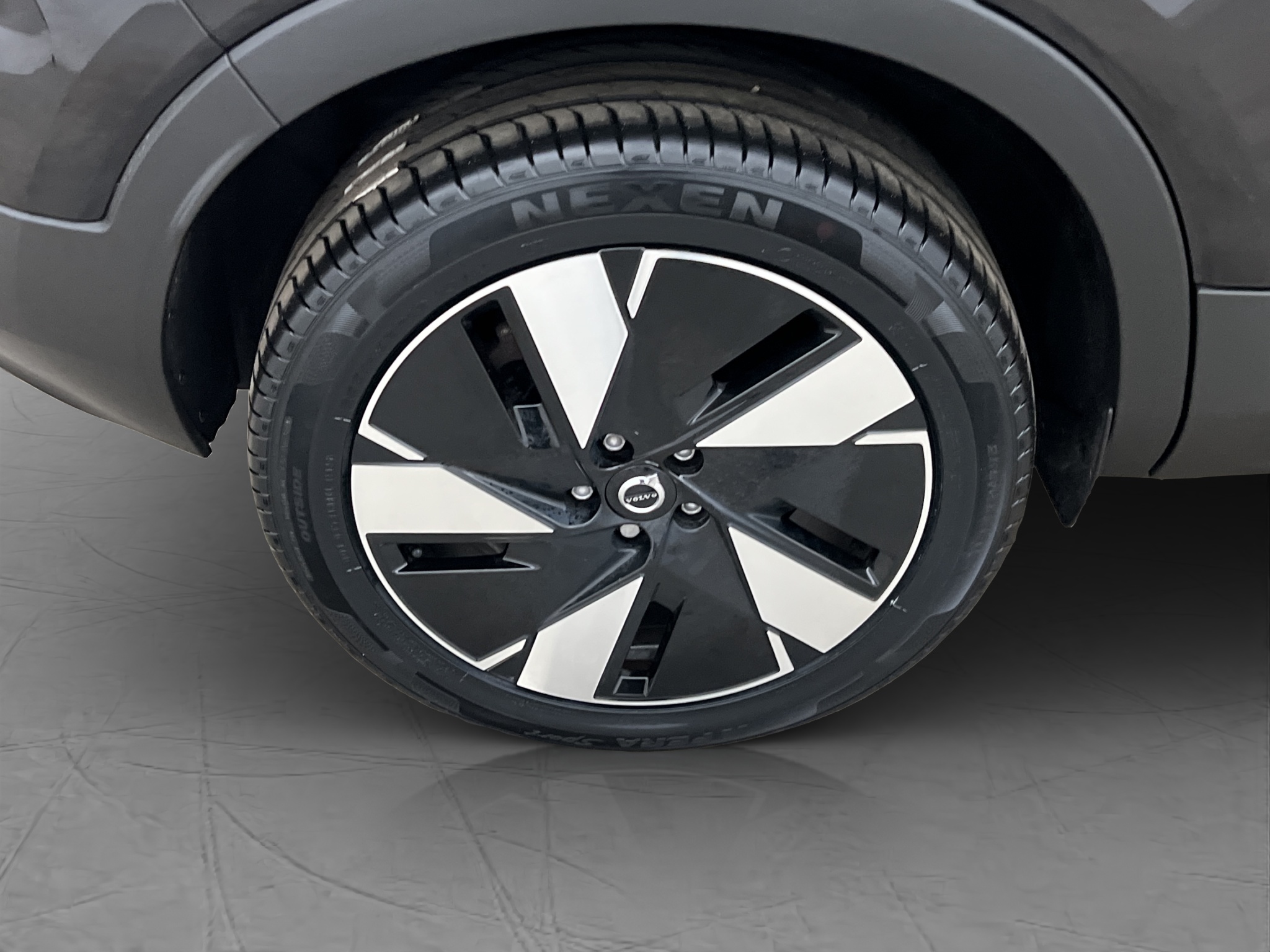 Volvo XC40 Recharge Extended Range, 252ps, 2024