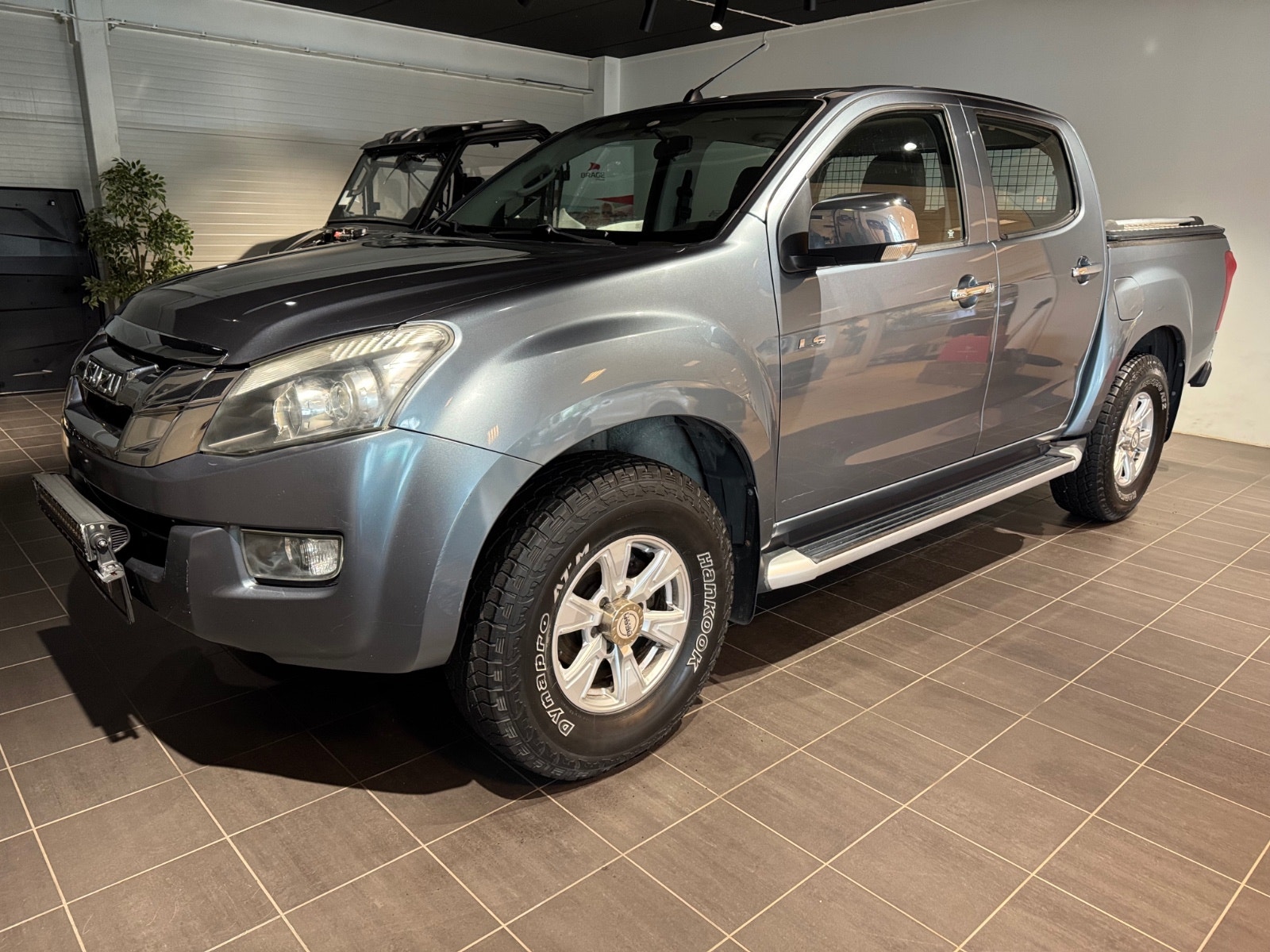 Isuzu D-Max Crew Cab 2.5 4WD Automatic, 5-trins, 163ps, 2014