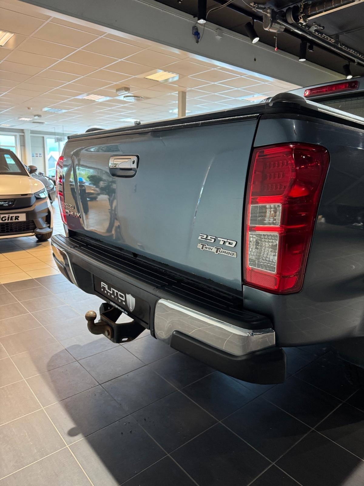 Isuzu D-Max Crew Cab 2.5 4WD Automatic, 5-trins, 163ps, 2014