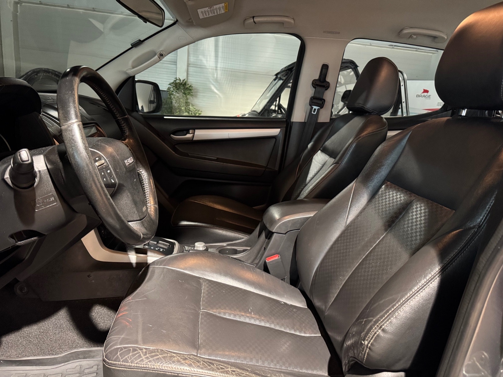 Isuzu D-Max Crew Cab 2.5 4WD Automatic, 5-trins, 163ps, 2014