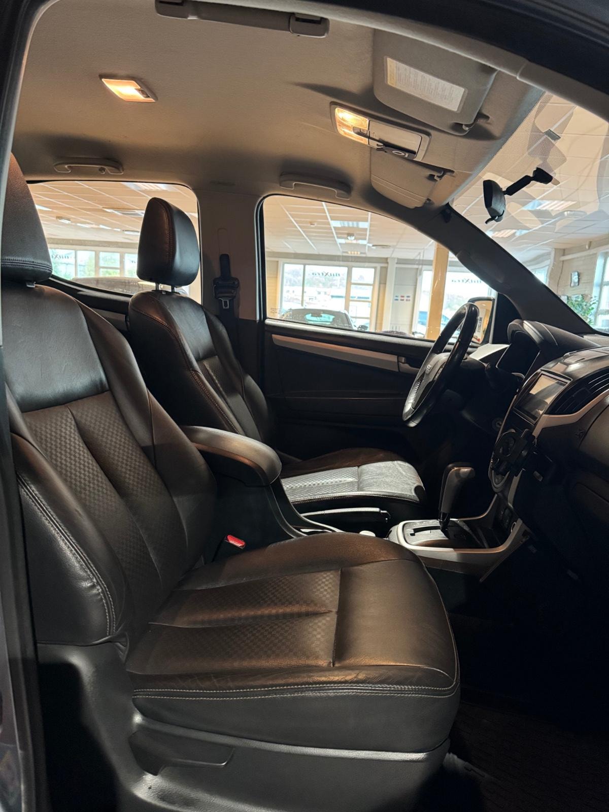 Isuzu D-Max Crew Cab 2.5 4WD Automatic, 5-trins, 163ps, 2014