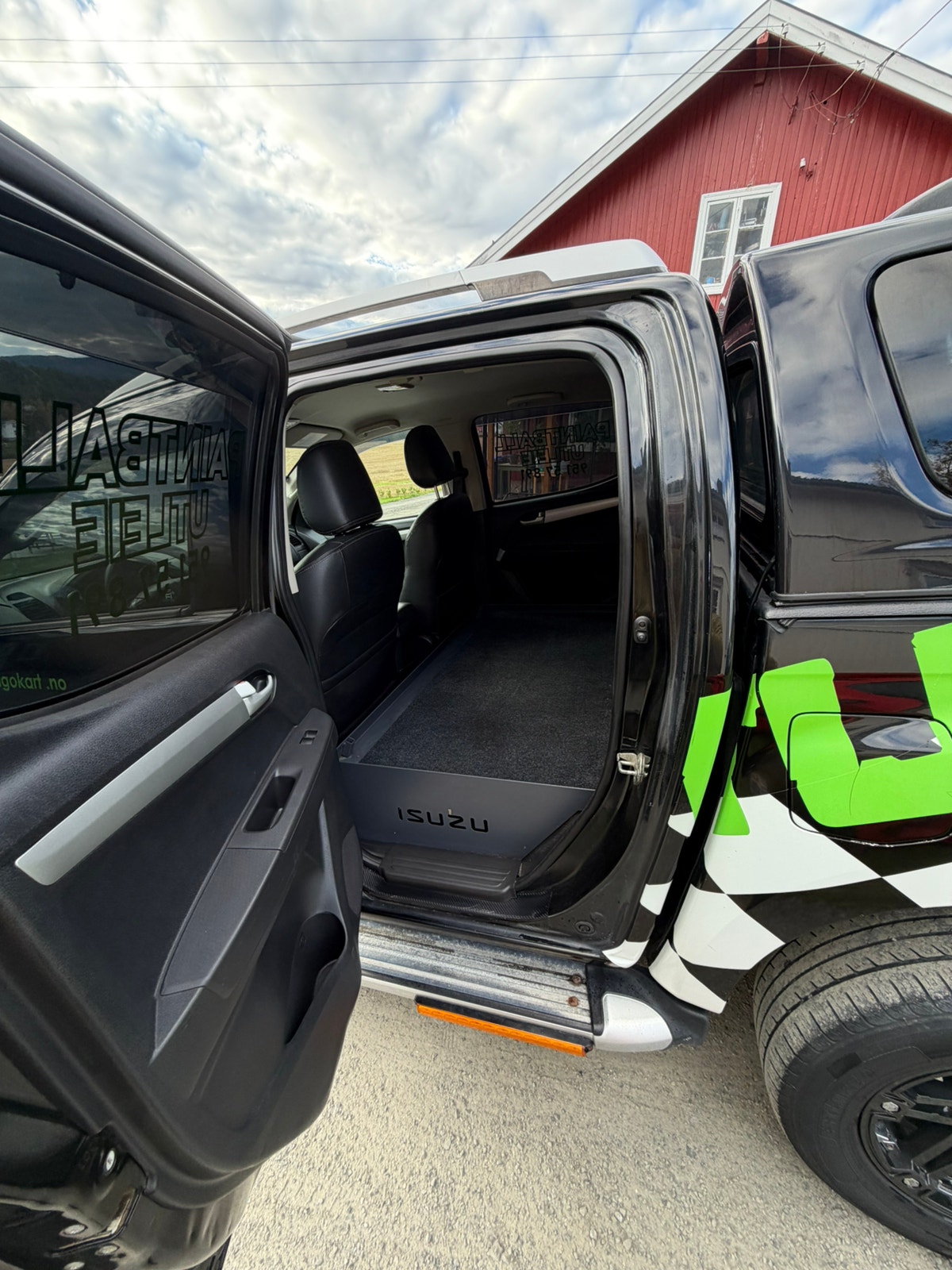 Isuzu D-Max Crew Cab 2.5 4WD Automatic, 5-trins, 163ps, 2014