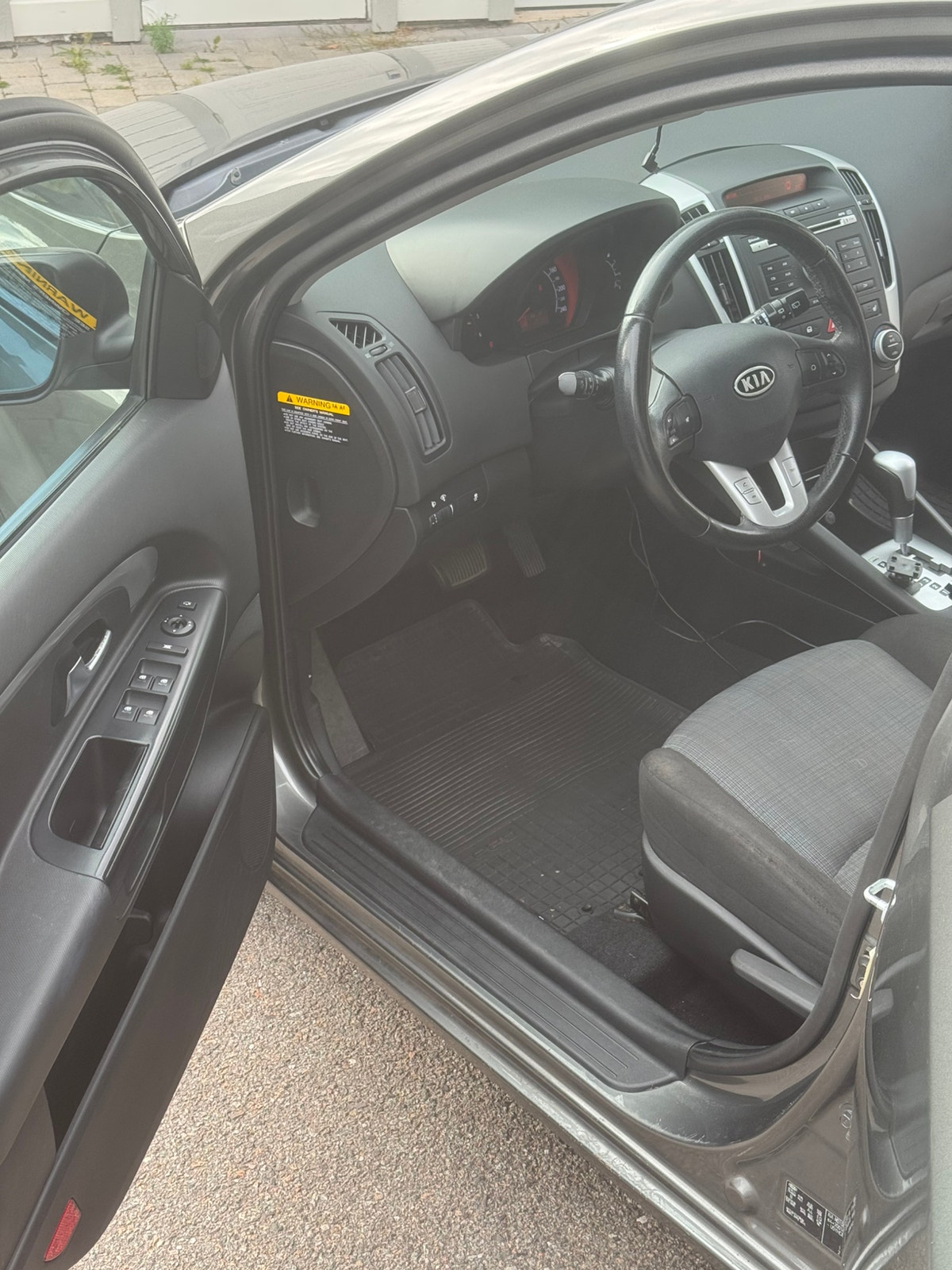 Kia cee'd_sw 1.6 CRDi Automatic, 4-trins, 115ps, 2010