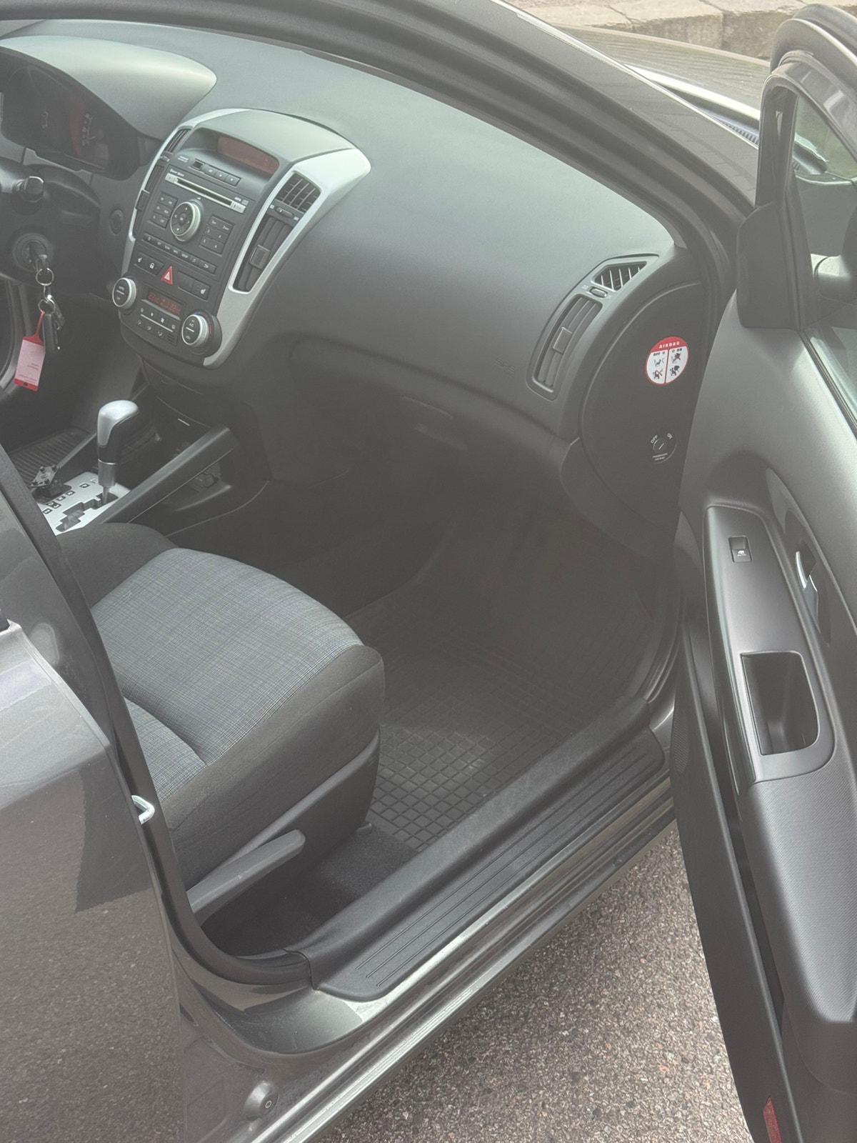 Kia cee'd_sw 1.6 CRDi Automatic, 4-trins, 115ps, 2010