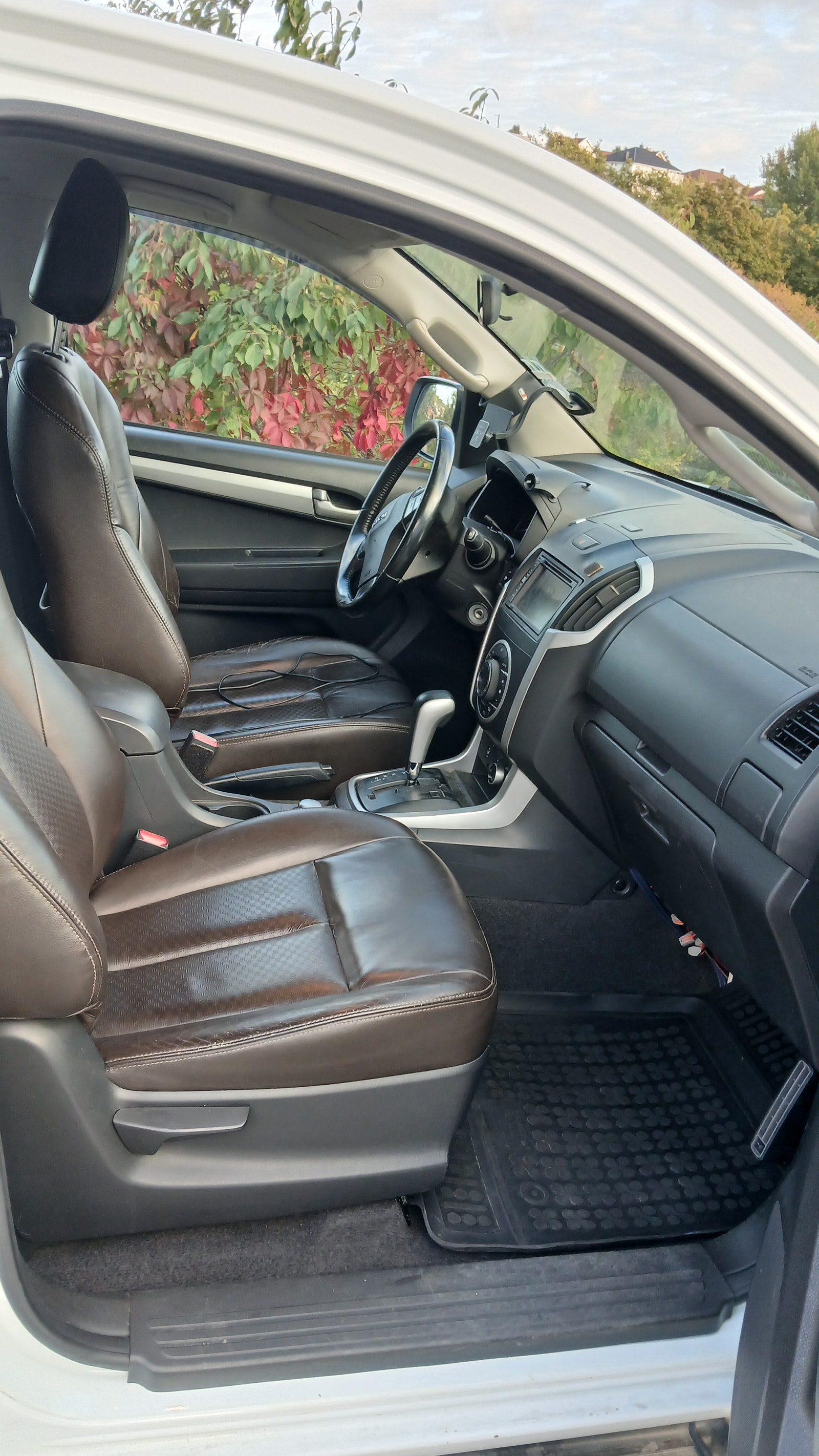 Isuzu D-Max Crew Cab 2.5 4WD Automatic, 5-trins, 163ps, 2013