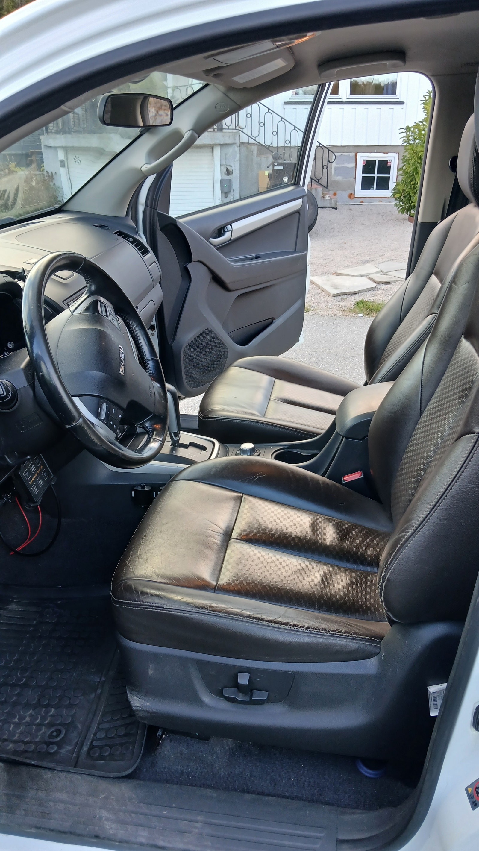 Isuzu D-Max Crew Cab 2.5 4WD Automatic, 5-trins, 163ps, 2013