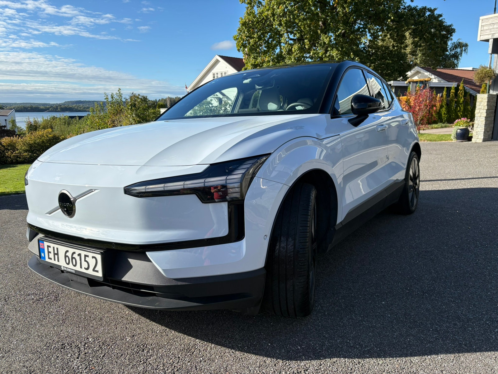 Volvo EX30 Twin Motor Performance, 428hp, 2024