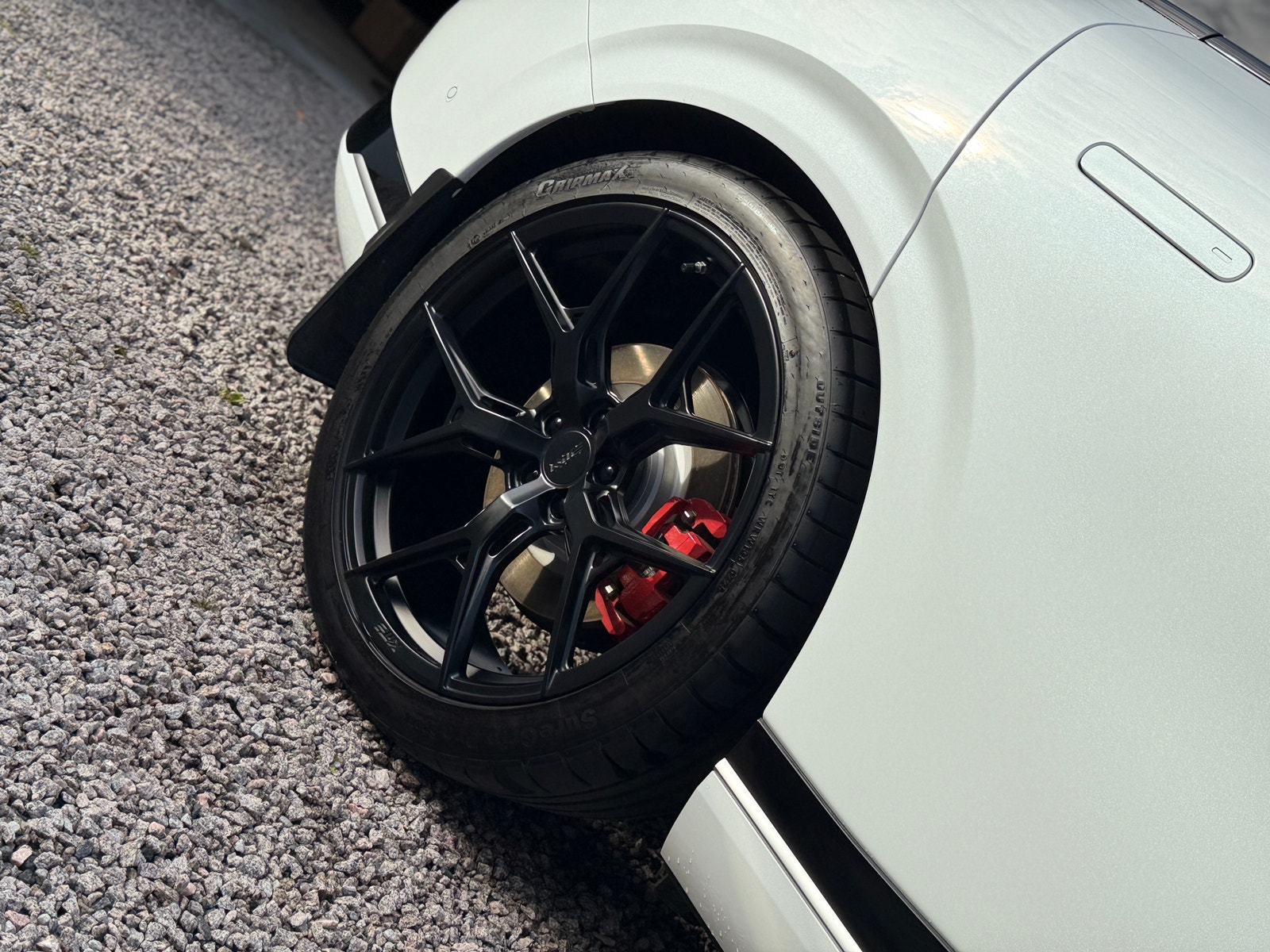 XPENG G9 Performance, 575ps, 2025