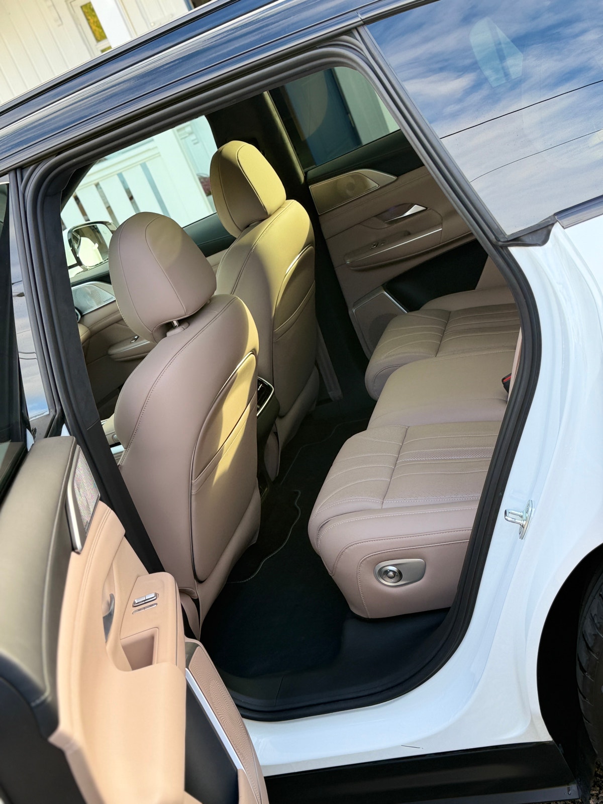 XPENG G9 Performance, 575ps, 2025