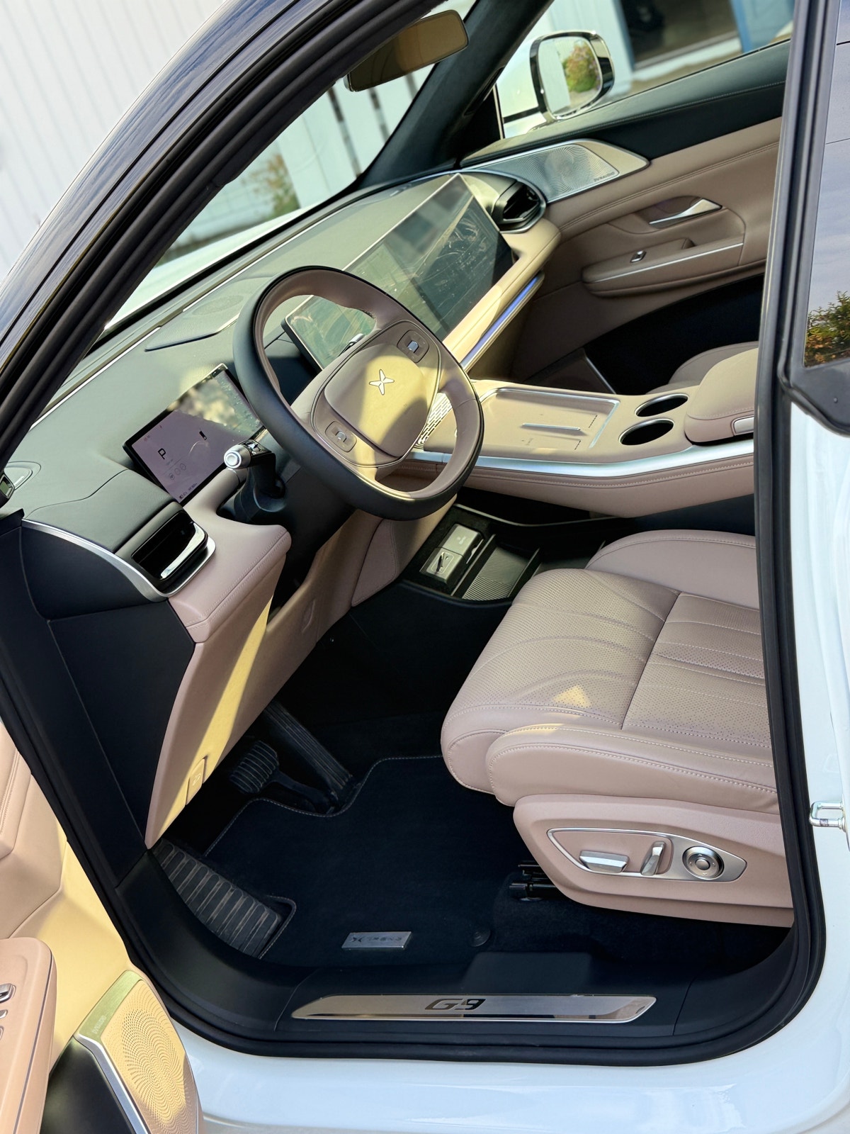 XPENG G9 Performance, 575ps, 2025