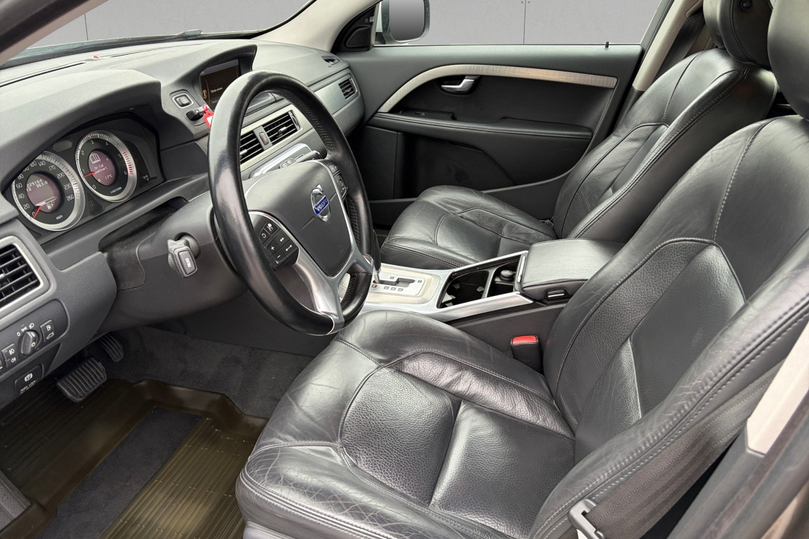 Volvo XC70 D3 AWD Geartronic, 163hp, 2012