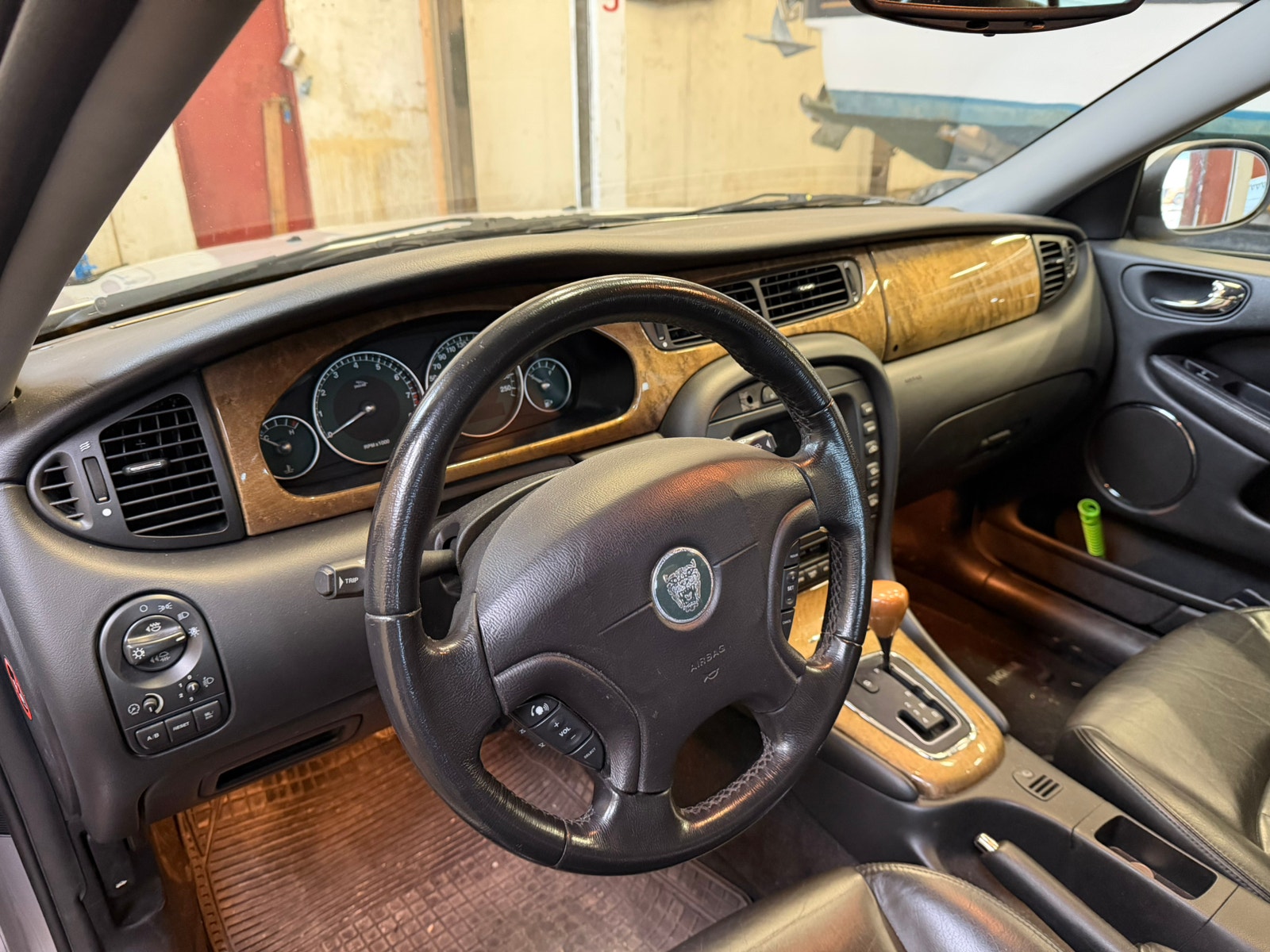 Jaguar X-Type 2.5 V6 4x4 Automatic, 196hp, 2001
