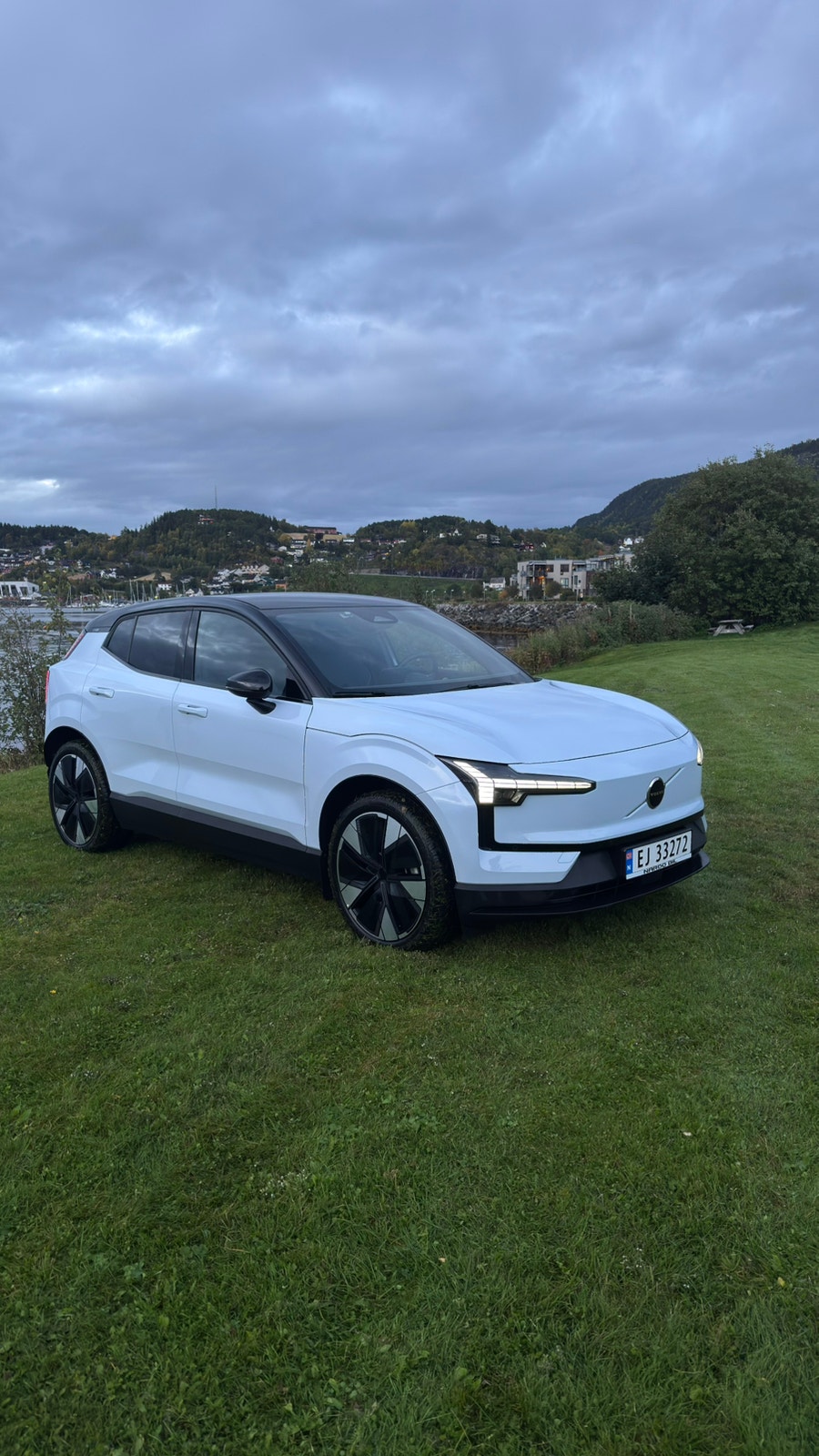 Volvo EX30 Single Motor Extended Range, 272hp, 2025