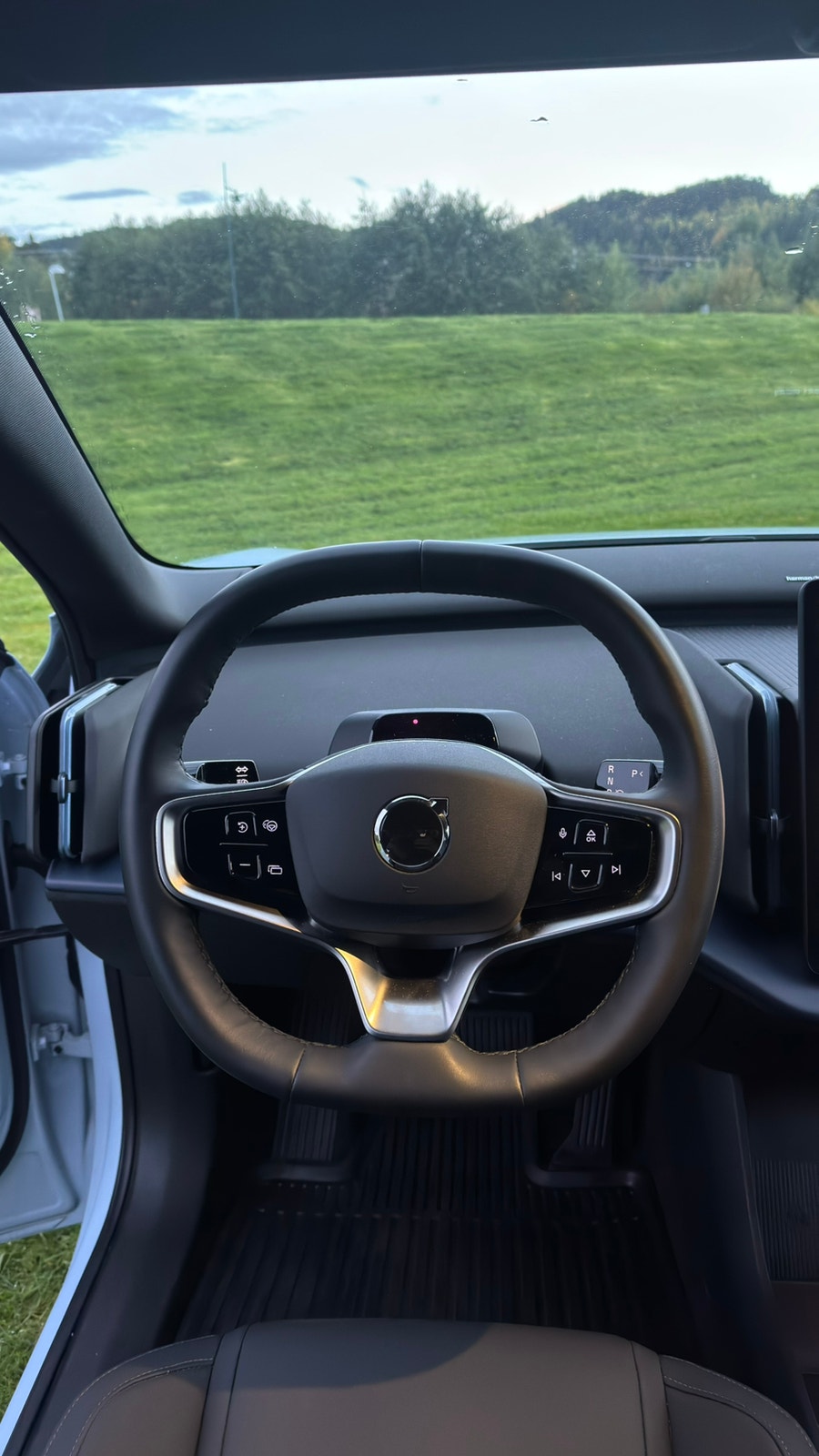 Volvo EX30 Single Motor Extended Range, 272hp, 2025