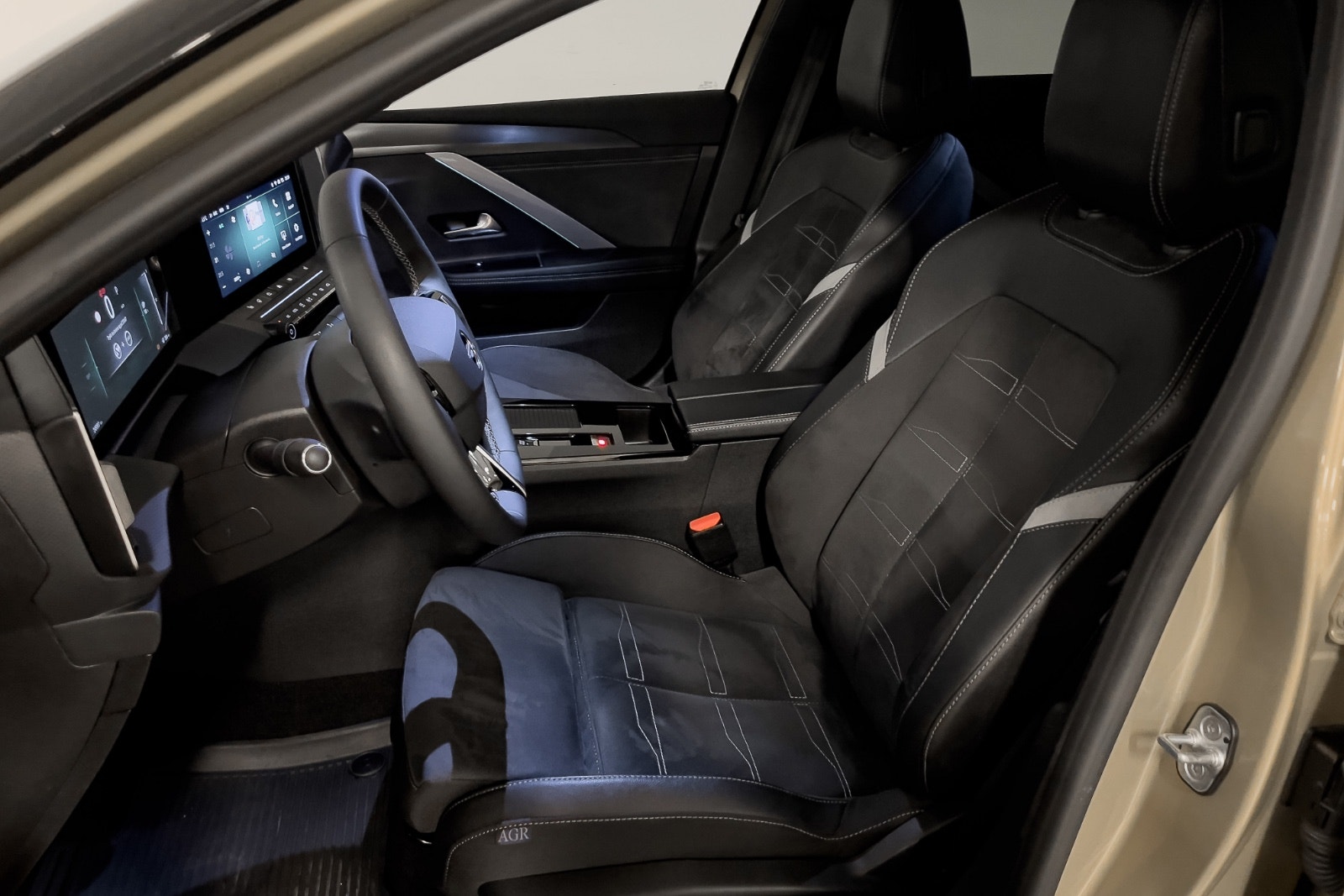 Opel Astra Electric, 156ps, 2024