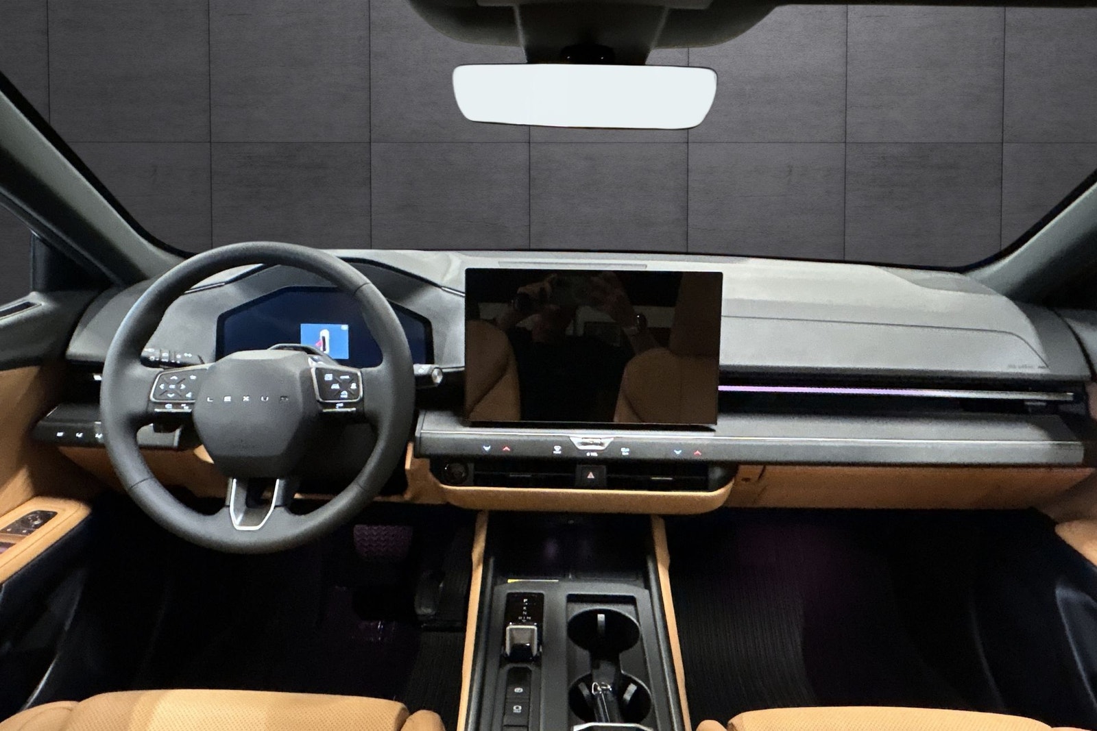 Lexus ES 500e, 343ps, 2026