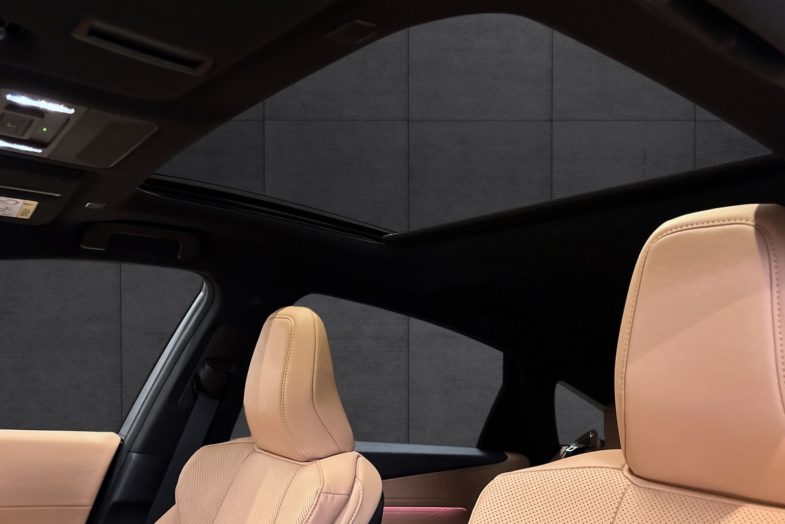 Lexus ES 500e, 343ps, 2026