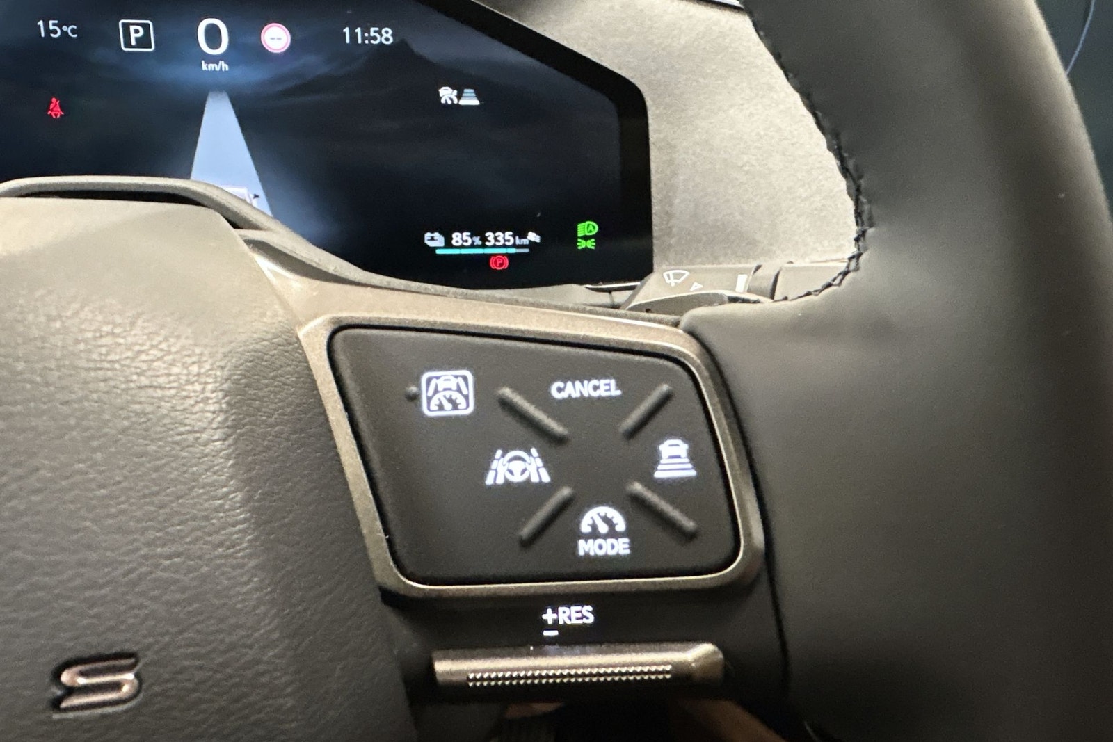 Lexus ES 500e, 343ps, 2026