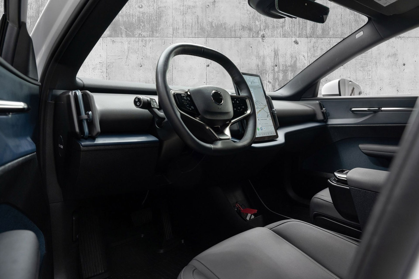 Volvo EX30 Single Motor Extended Range, 272hp, 2025